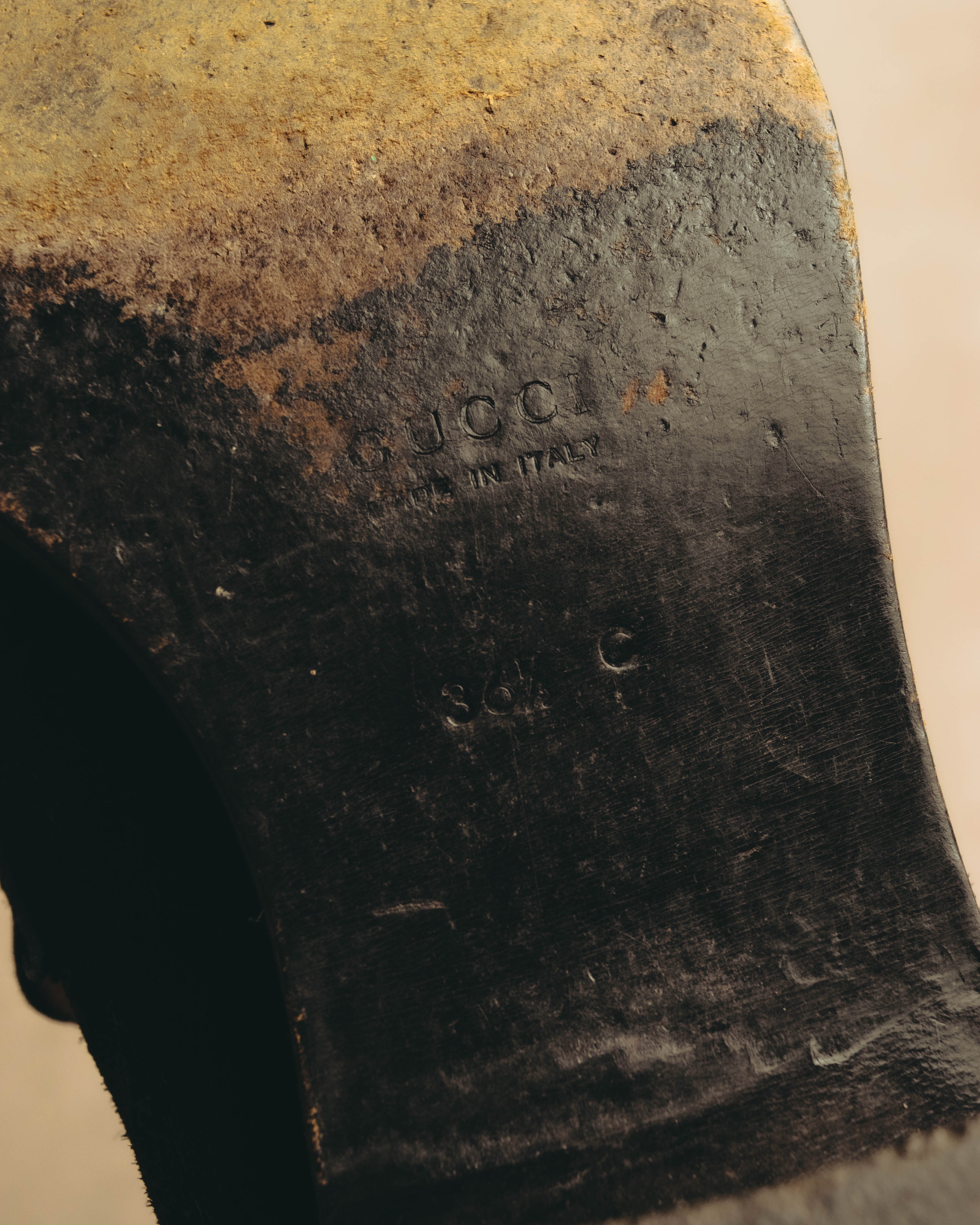 "GUCCI" 90's-00's Black suede horsebit heeled loafer