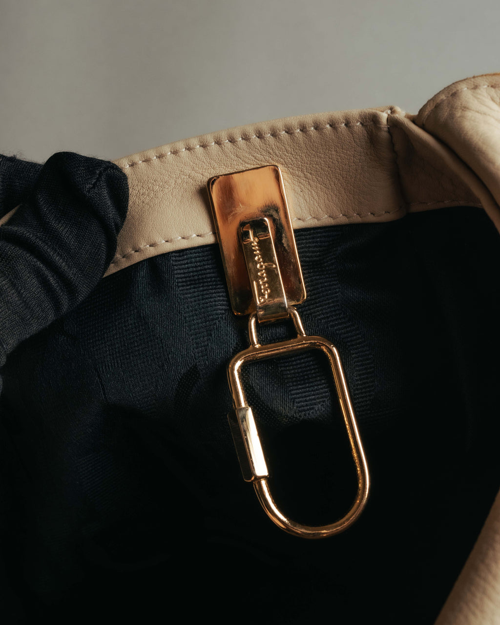 “Salvatore Ferragamo” 90’s-00’s Gancini leather shoulder bag
