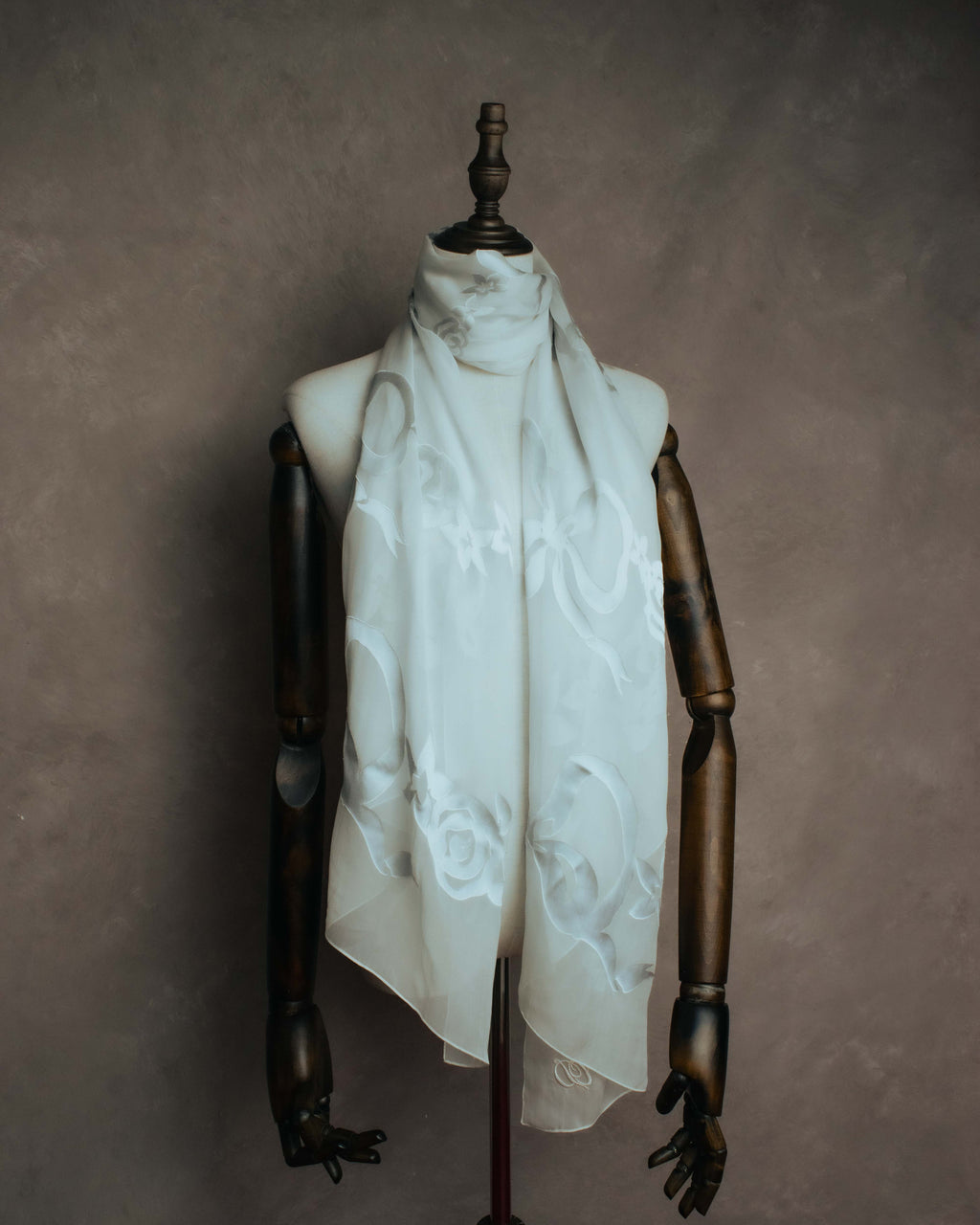-SPECIAL- “Christian Dior” 90’s-00’s Sheer silk blend rose and ribbon motif scarf