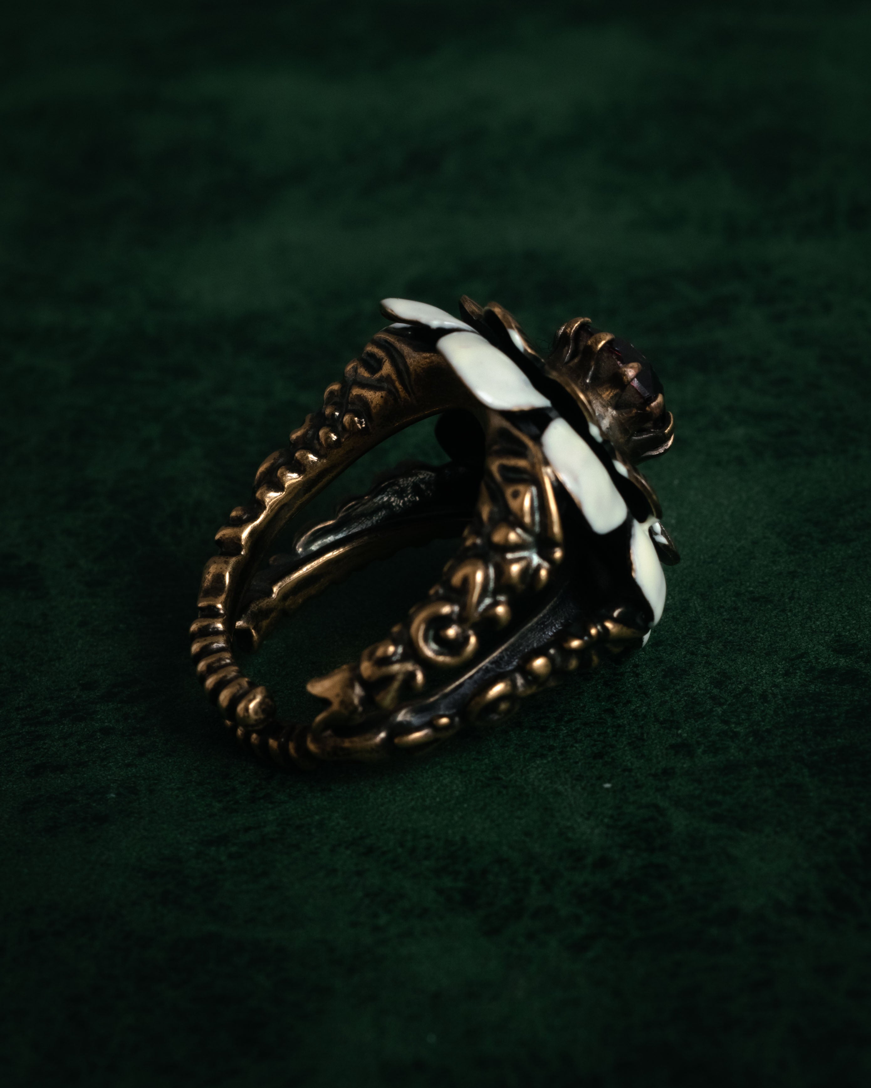 –SPECIAL– “GUCCI” 2010’s sculptural flower ring