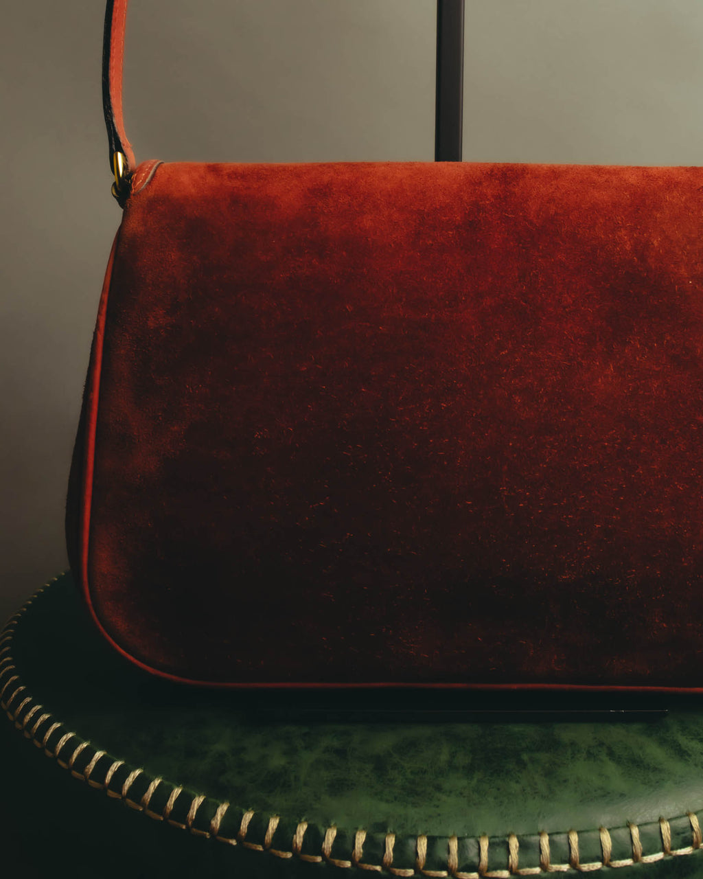 "GUCCI" 60's-70's Classic red suede leather shoulder bag