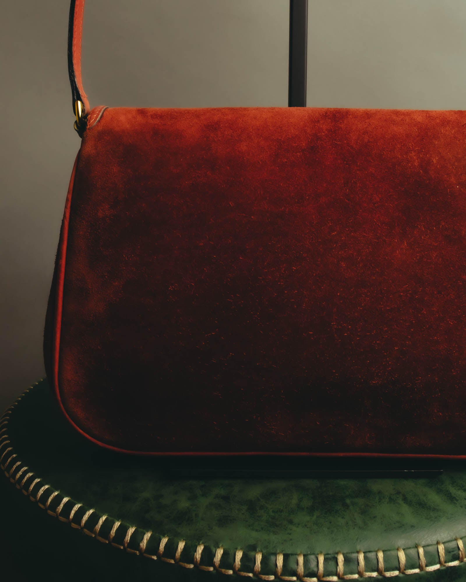 "GUCCI" 60's-70's Classic red suede leather shoulder bag