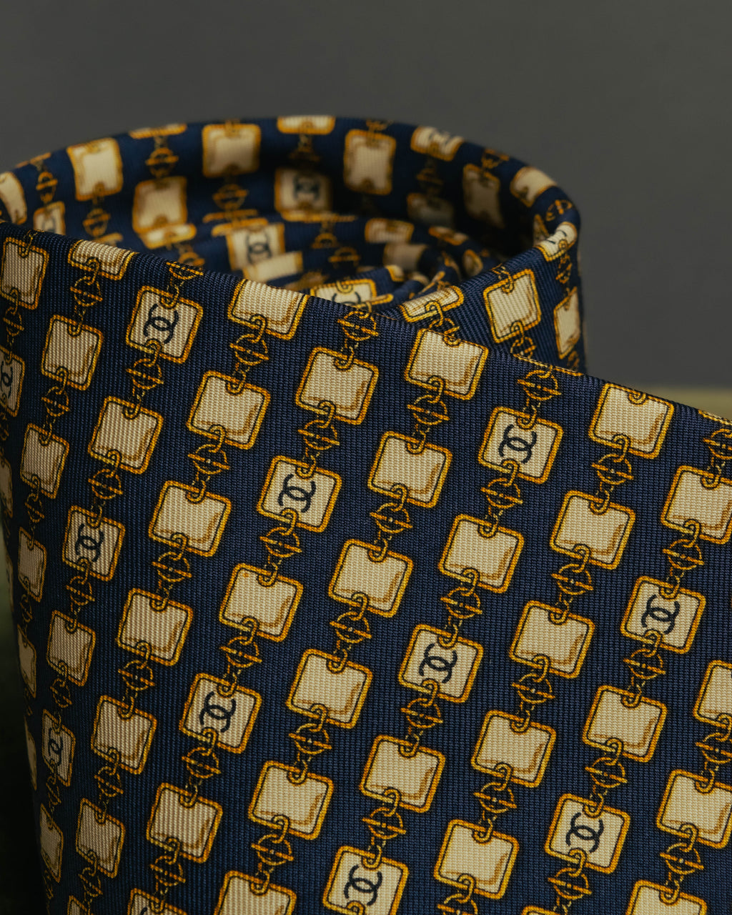 “CHANEL” 90’s-00’s Chain motif silk tie
