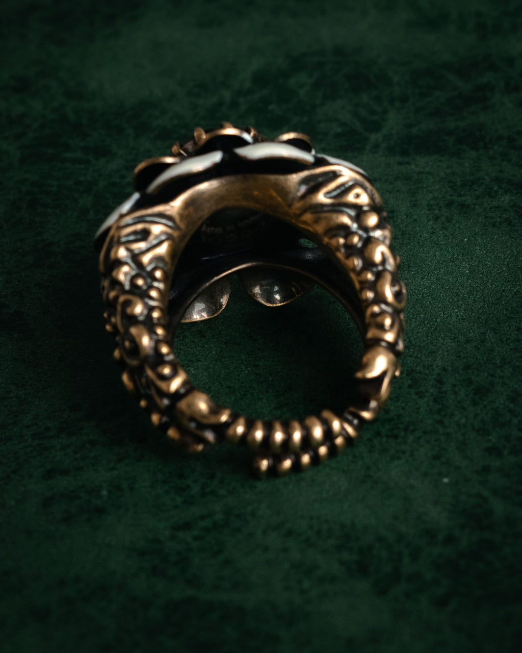 –SPECIAL– “GUCCI” 2010’s sculptural flower ring