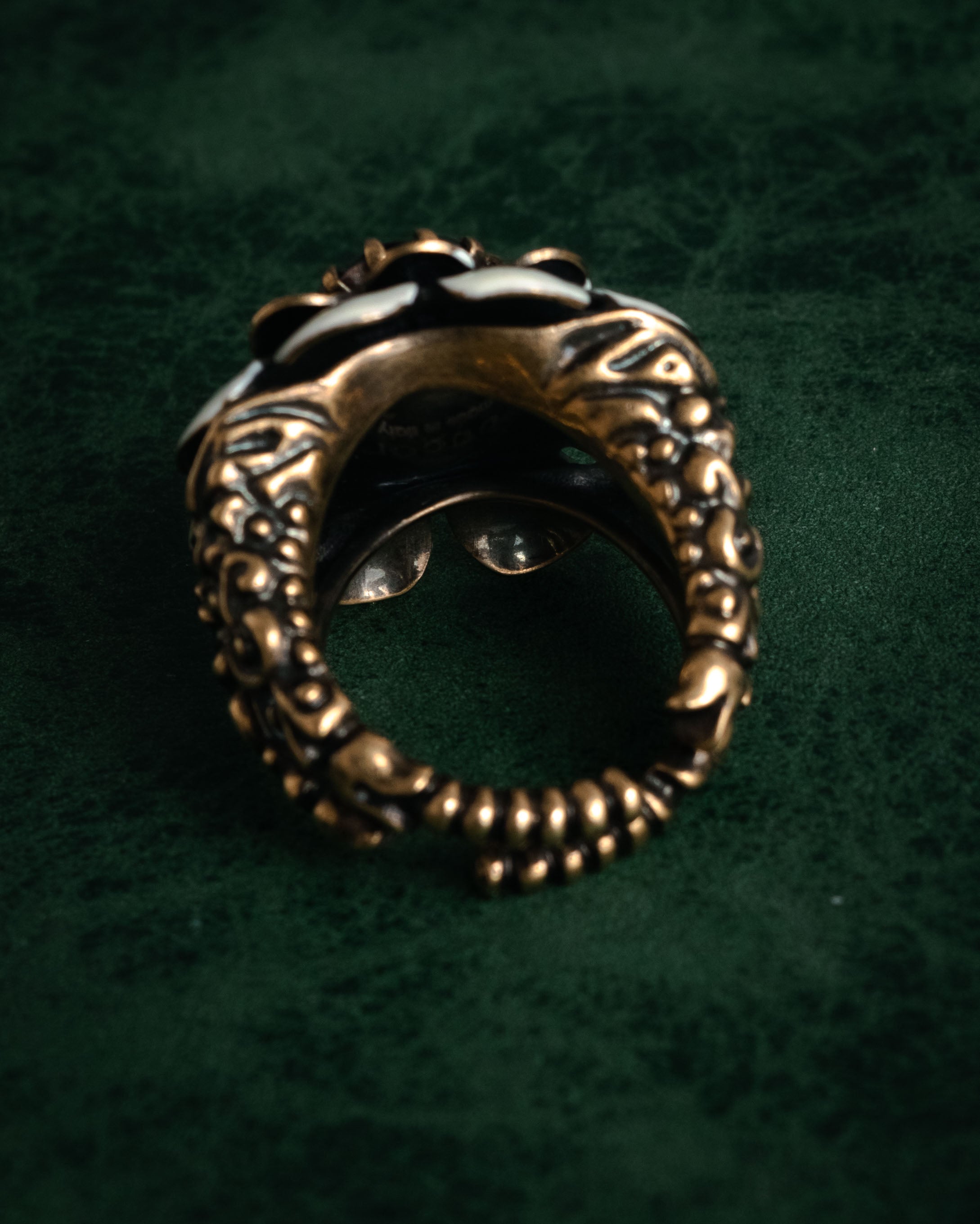–SPECIAL– “GUCCI” 2010’s sculptural flower ring
