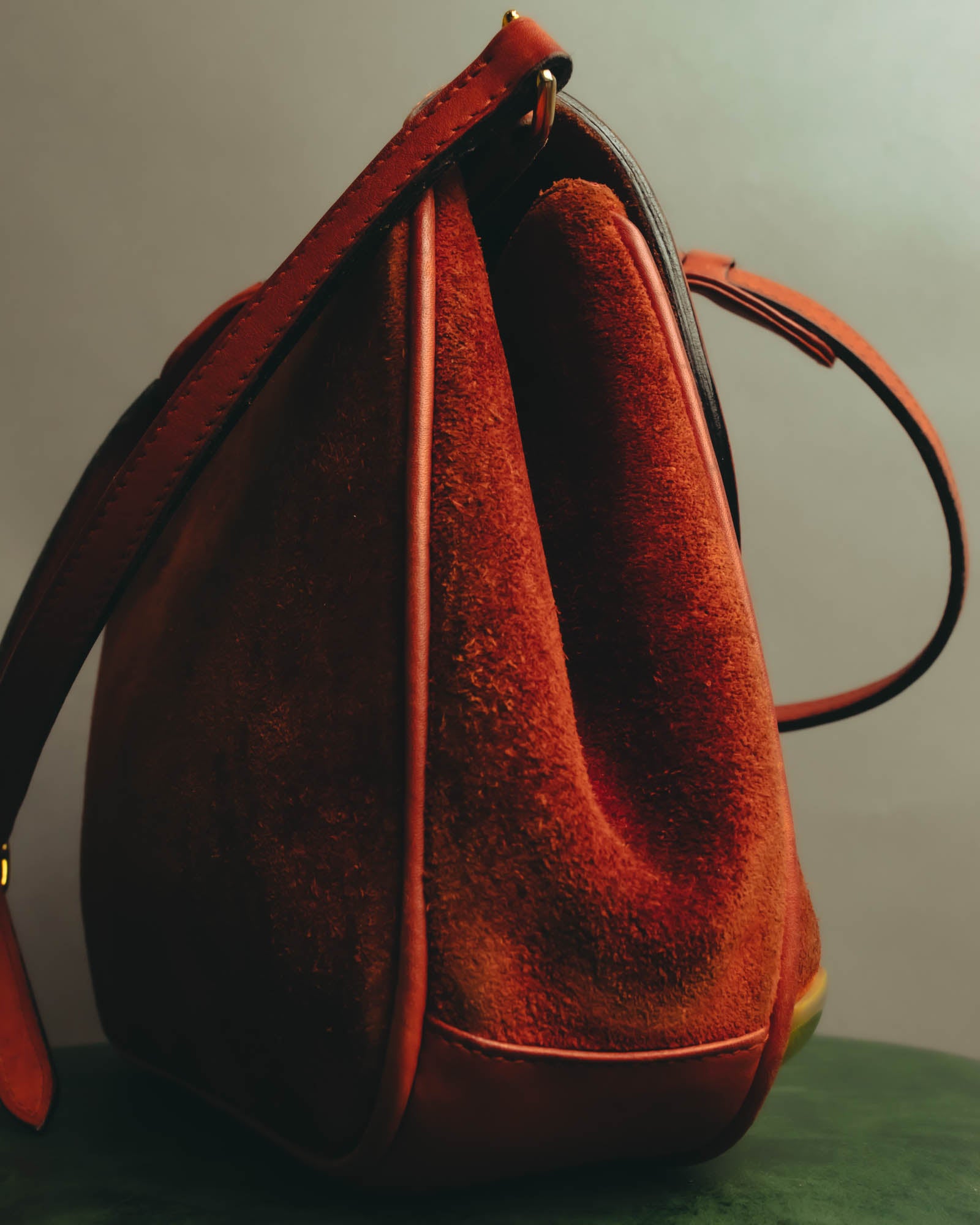 "GUCCI" 60's-70's Classic red suede leather shoulder bag
