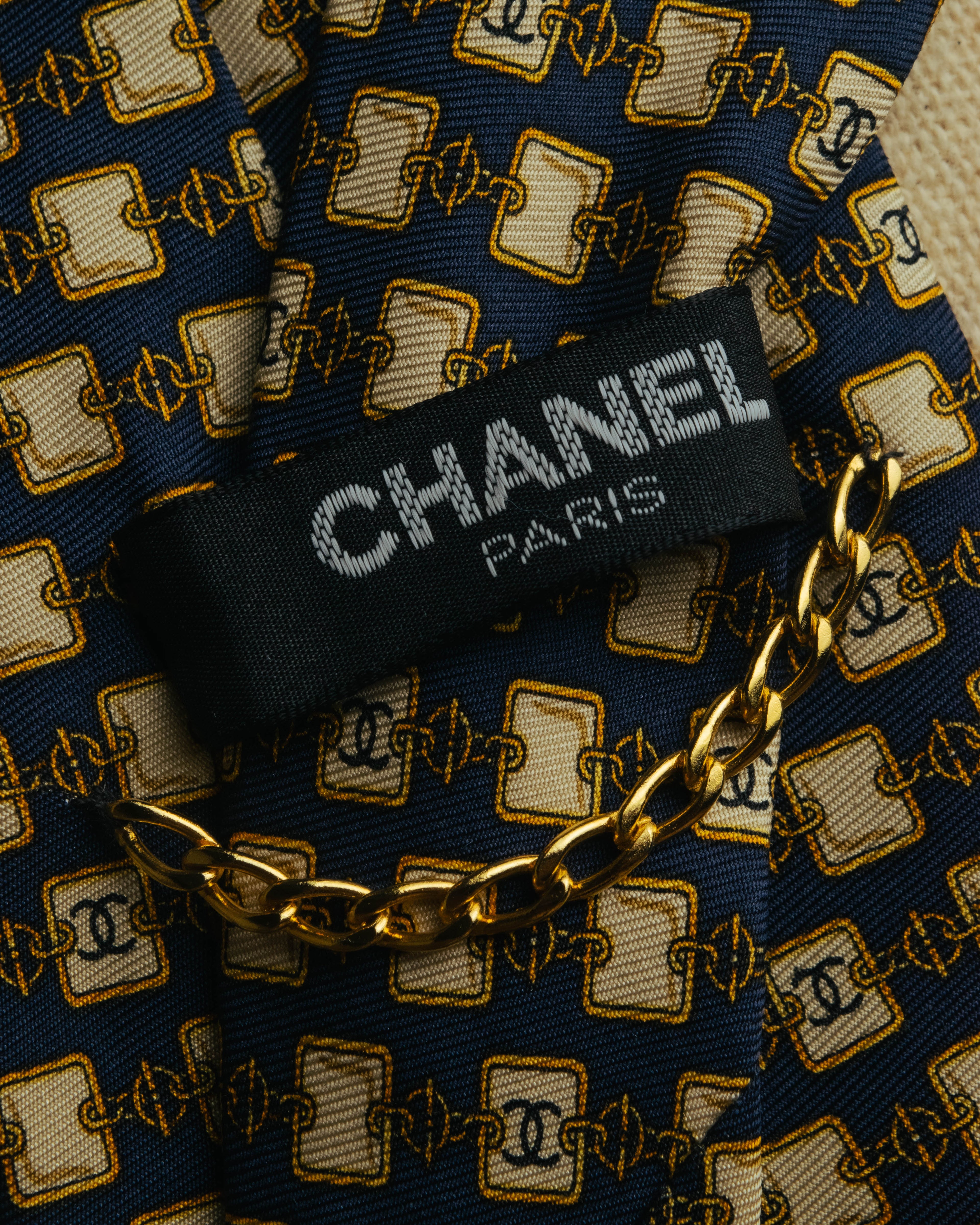 “CHANEL” 90’s-00’s Chain motif silk tie