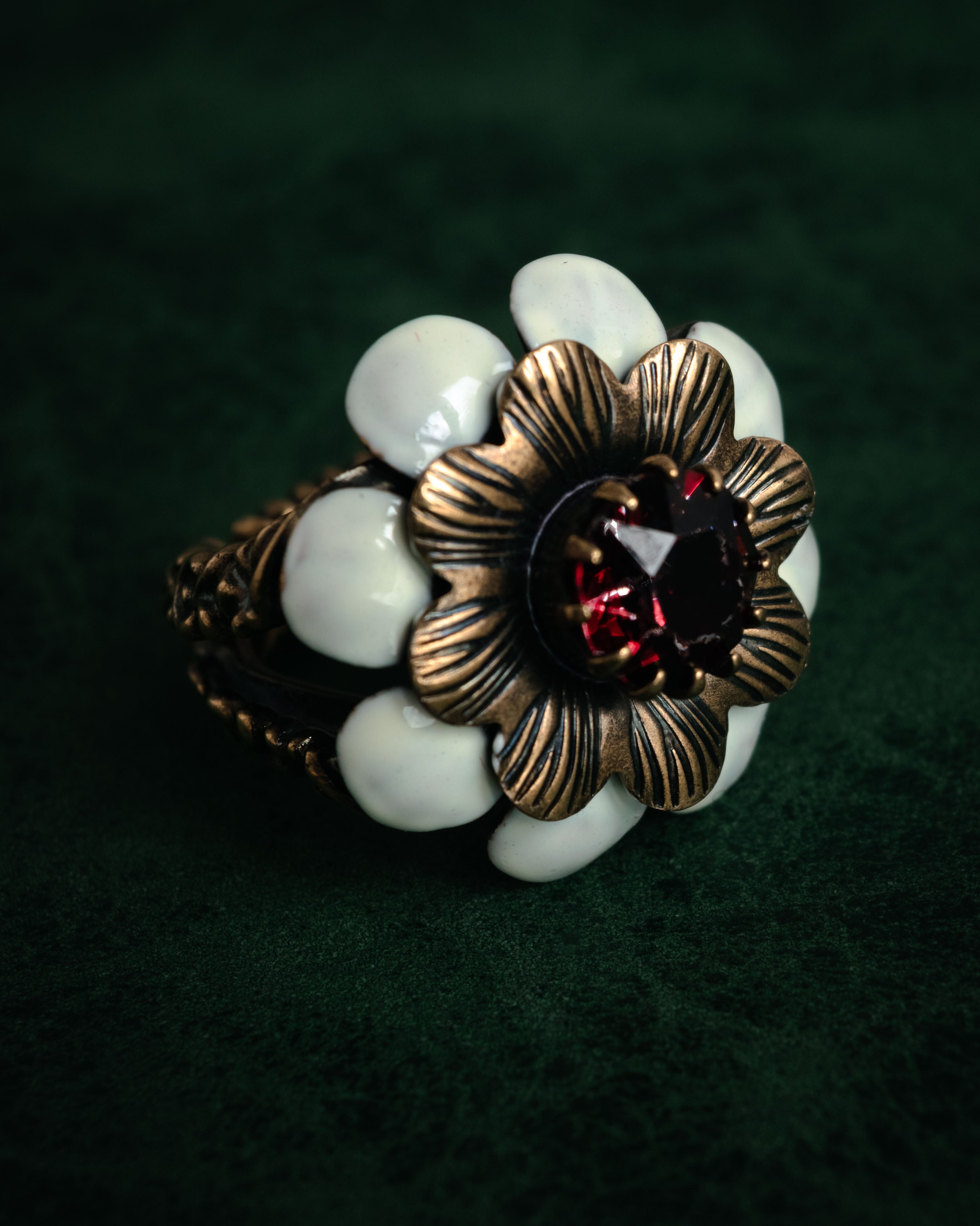 –SPECIAL– “GUCCI” 2010’s sculptural flower ring