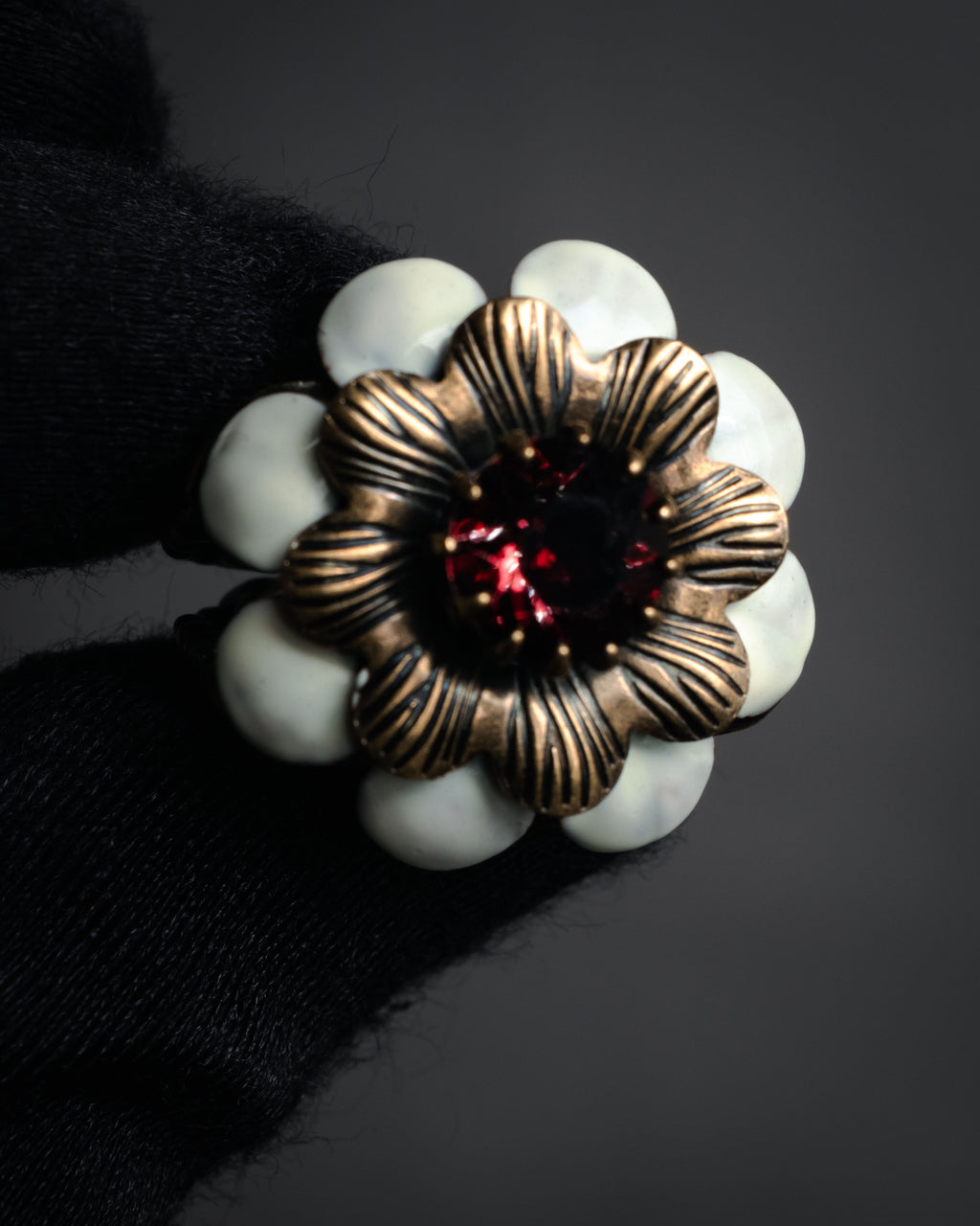 –SPECIAL– “GUCCI” 2010’s sculptural flower ring