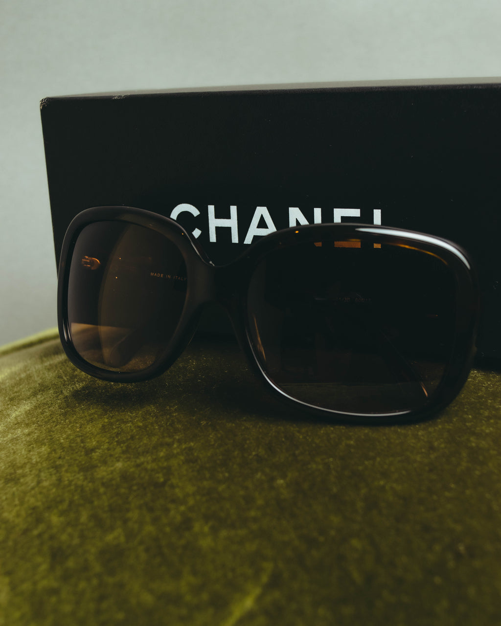 "CHANEL" 00's-10's Iconic bow sunglasses