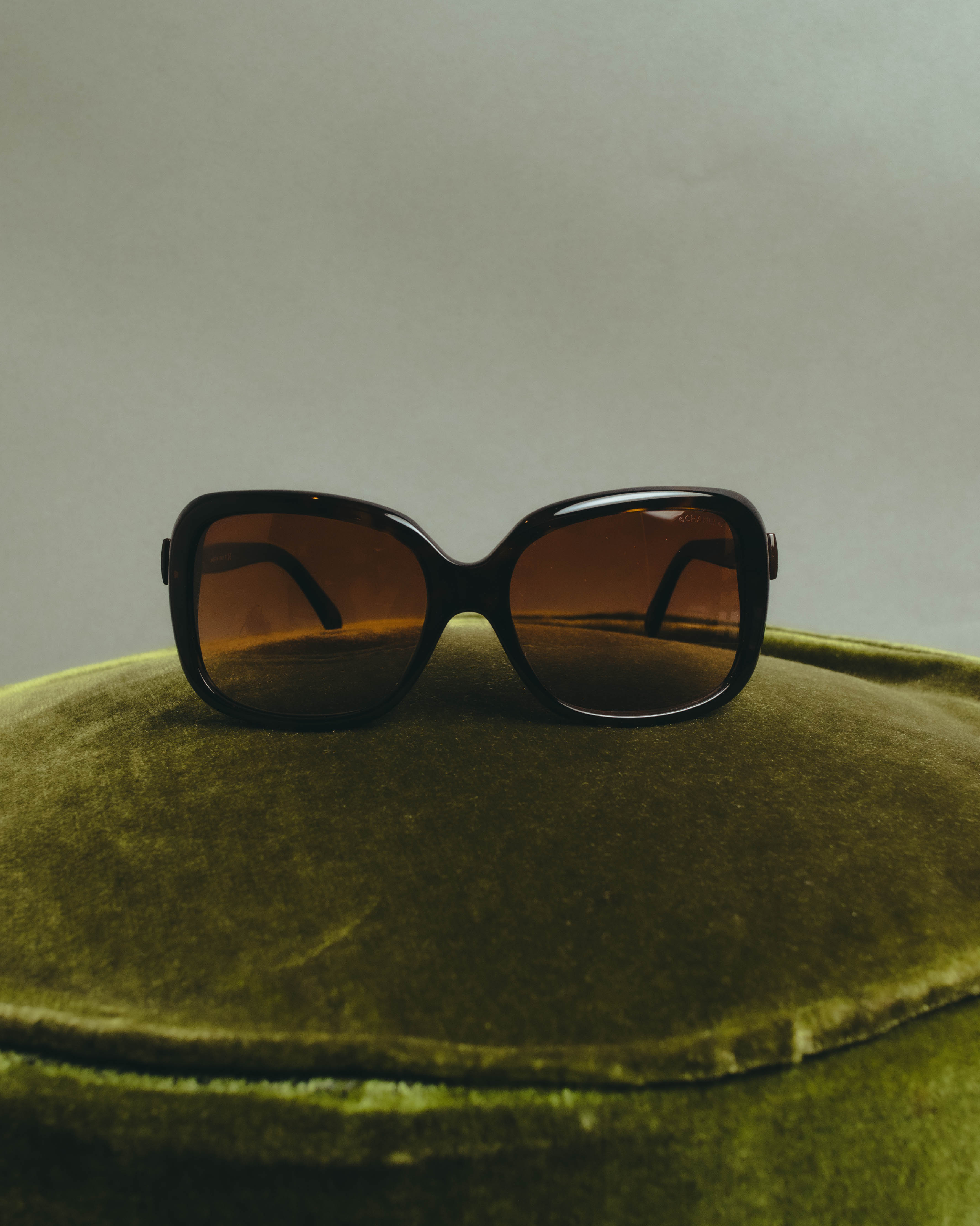 "CHANEL" 00's-10's Iconic bow sunglasses