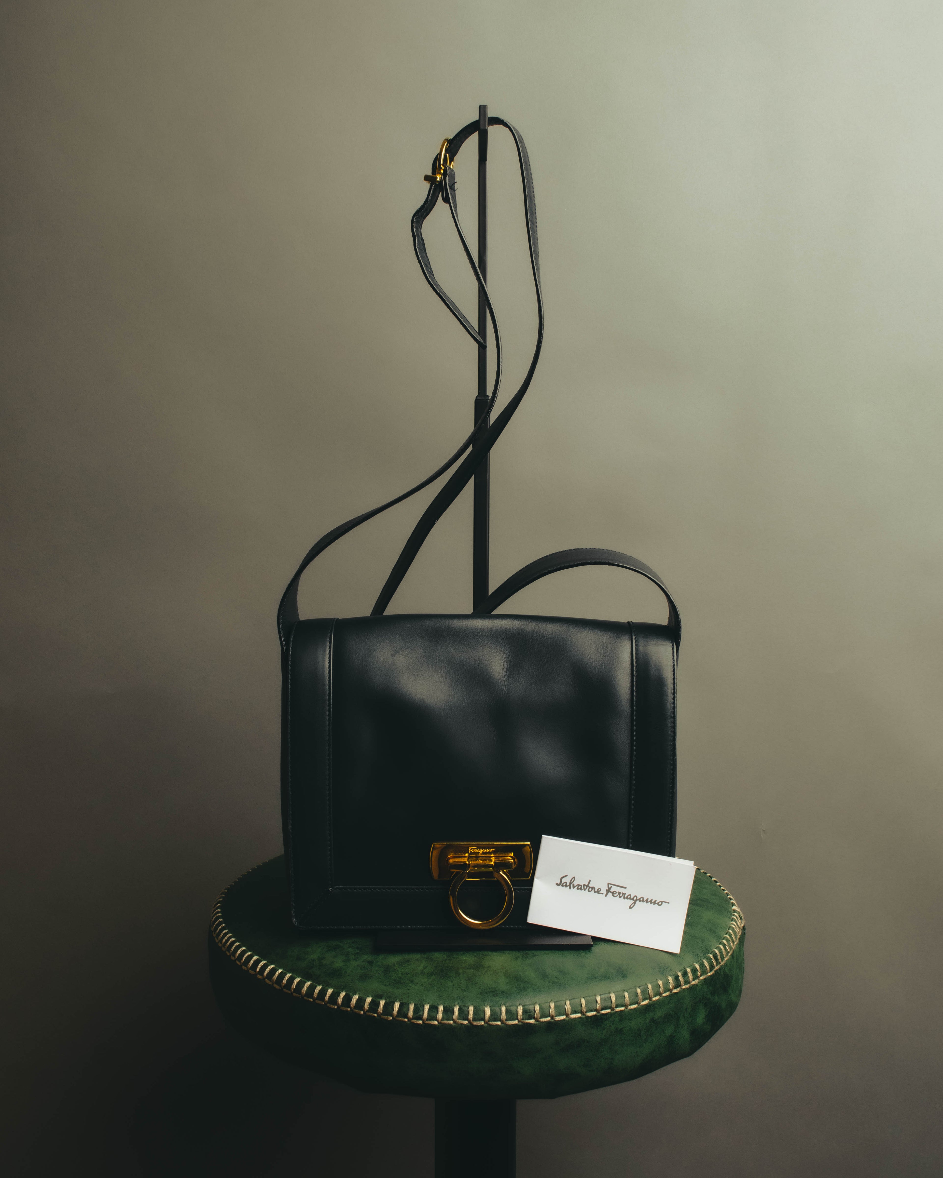 "Salvatore Ferragamo" 90's-00's Classic gancini leather shoulder bag