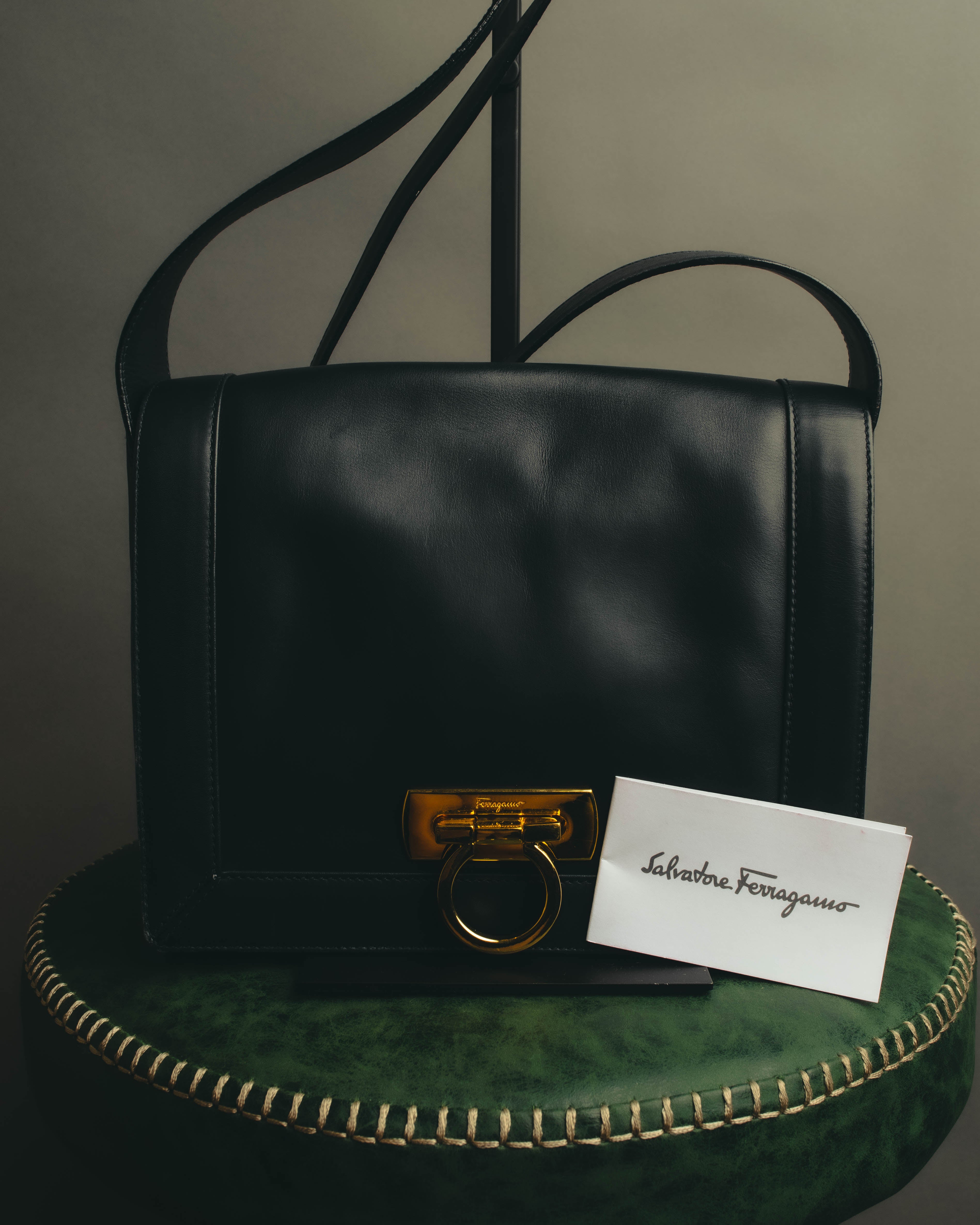 "Salvatore Ferragamo" 90's-00's Classic gancini leather shoulder bag
