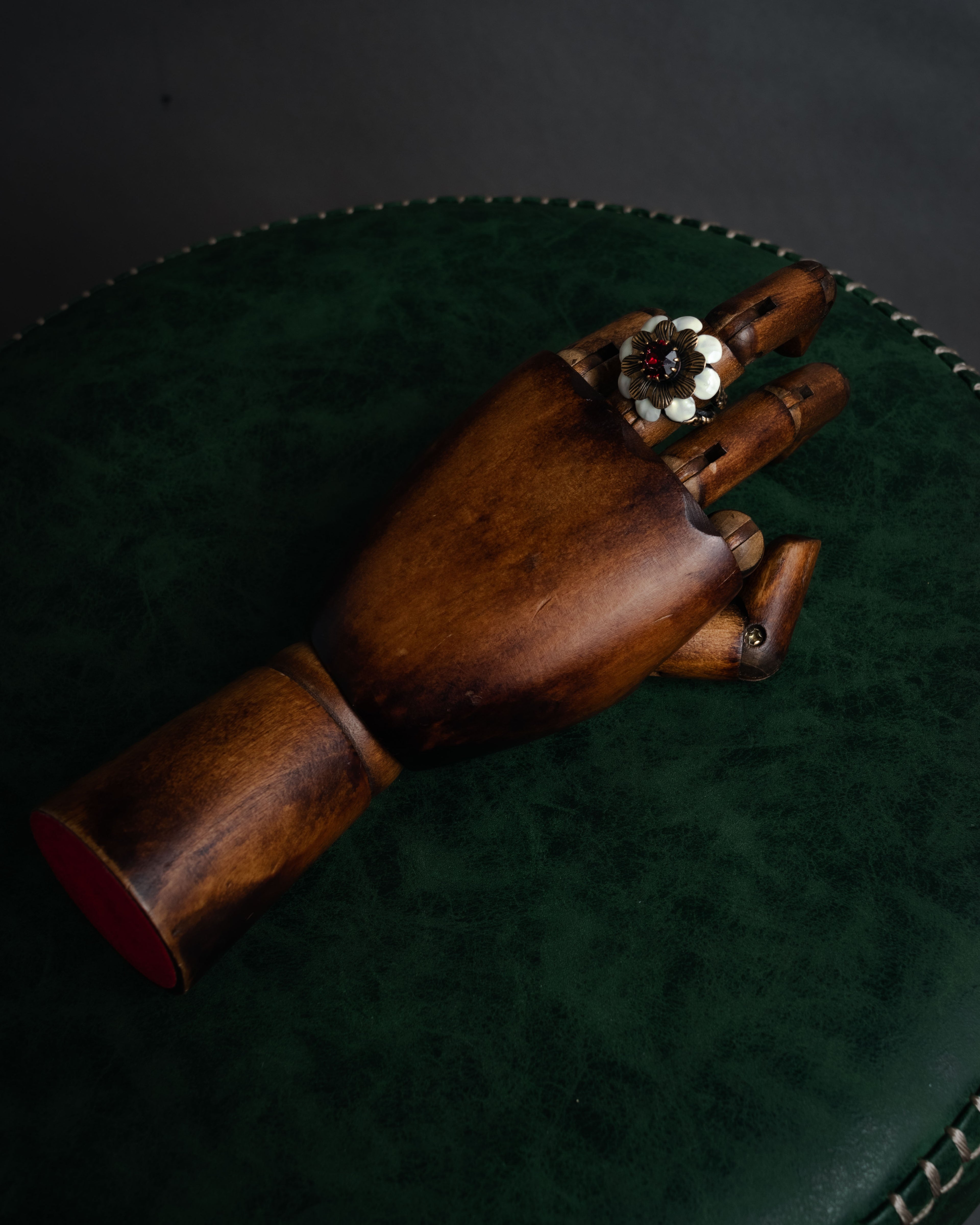 –SPECIAL– “GUCCI” 2010’s sculptural flower ring