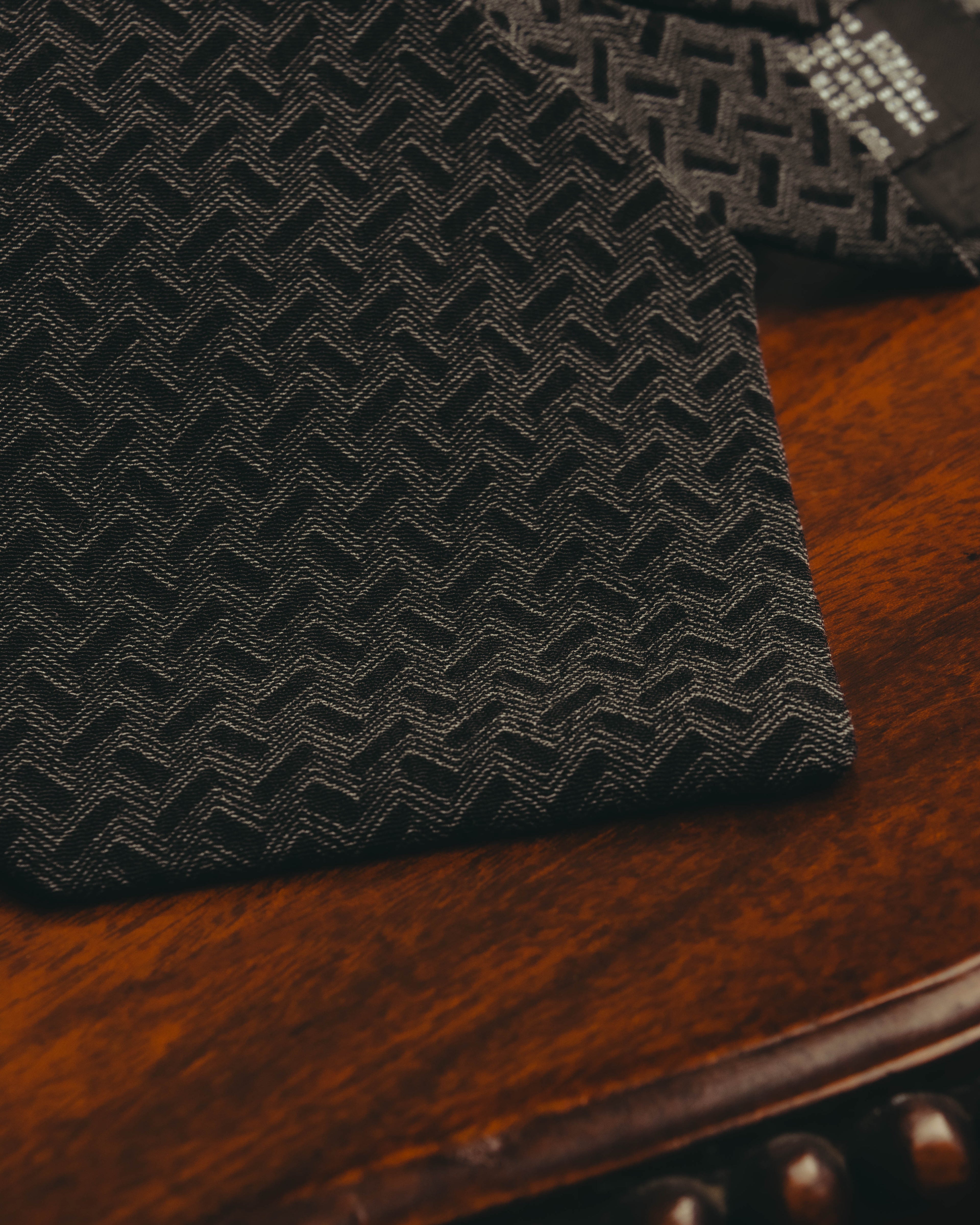 "GIORGIO ARMANI" 90's-00's Geometric jacquard silk necktie