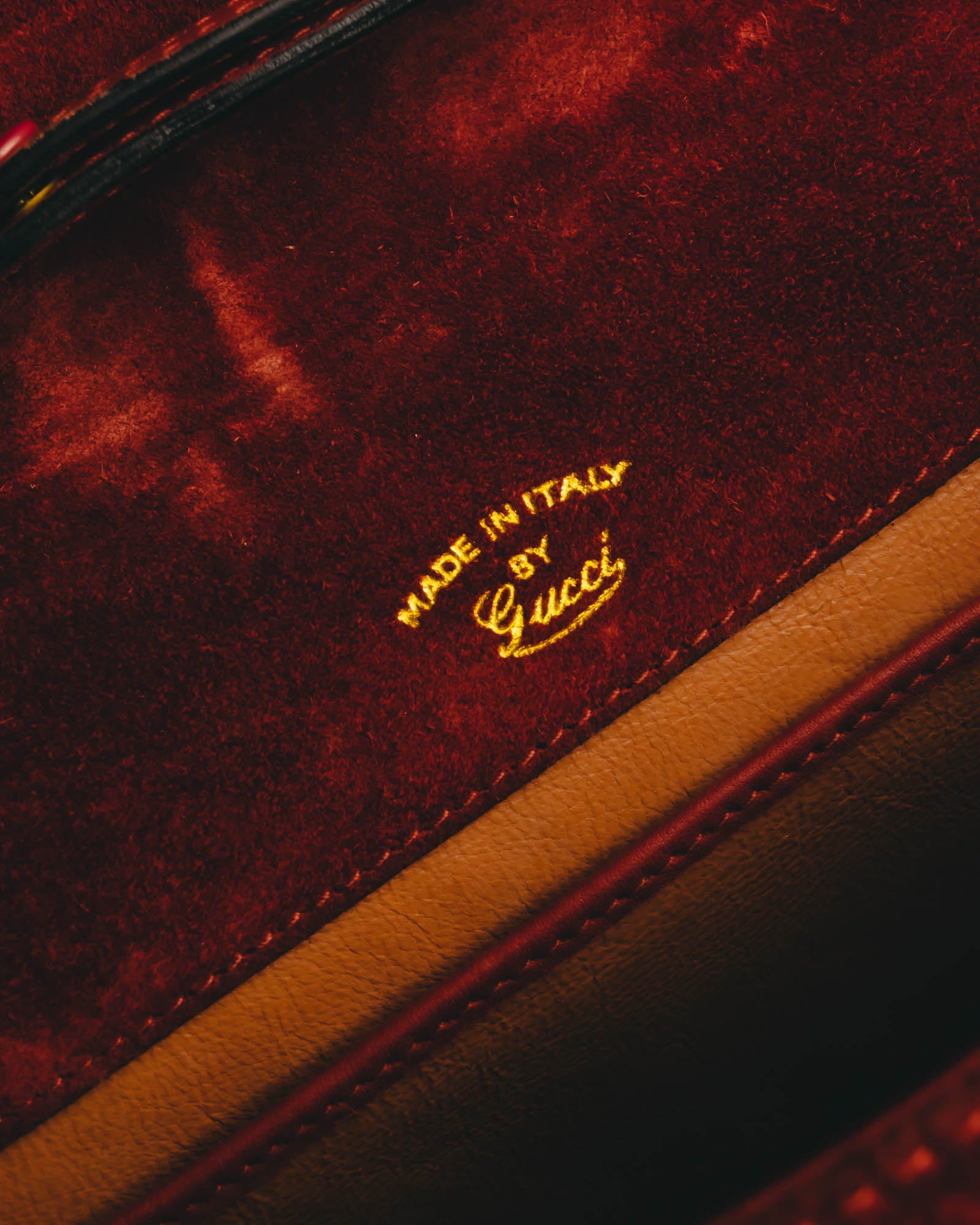 "GUCCI" 60's-70's Classic red suede leather shoulder bag