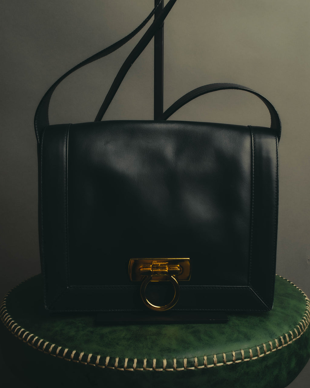 "Salvatore Ferragamo" 90's-00's Classic gancini leather shoulder bag