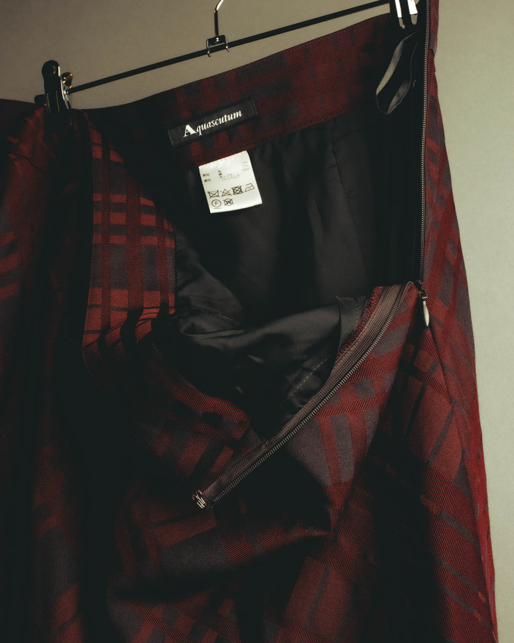 "Aquascutum" 10's Burgundy wool silk plaid skirt