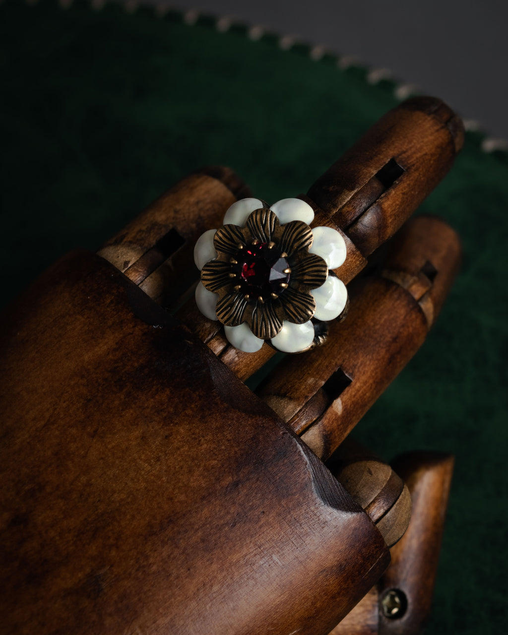 –SPECIAL– “GUCCI” 2010’s sculptural flower ring