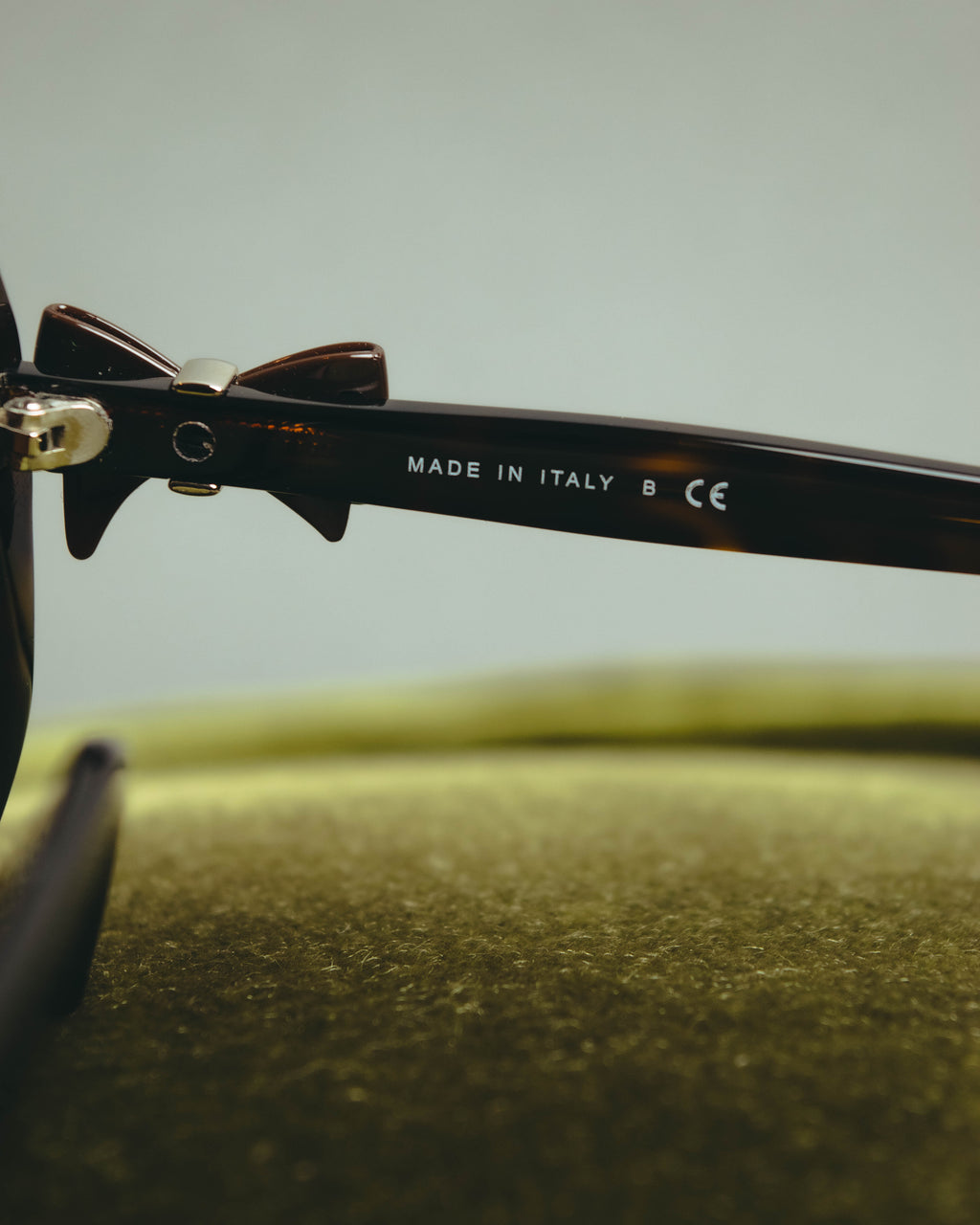 "CHANEL" 00's-10's Iconic bow sunglasses