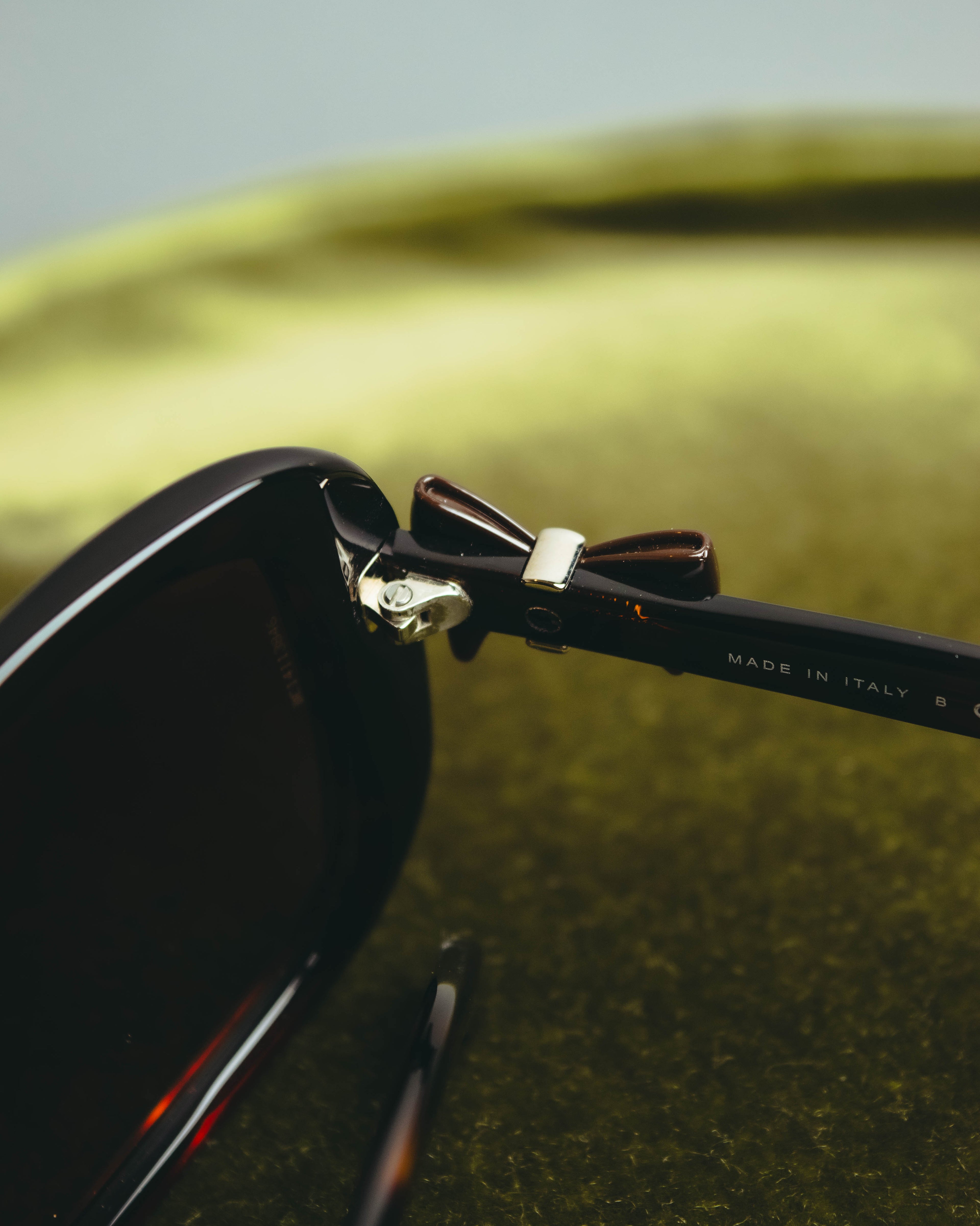 "CHANEL" 00's-10's Iconic bow sunglasses