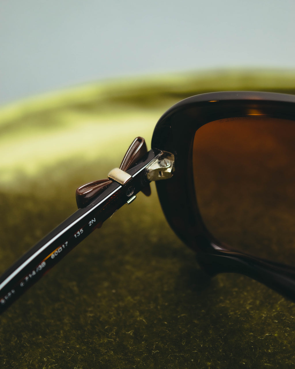 "CHANEL" 00's-10's Iconic bow sunglasses