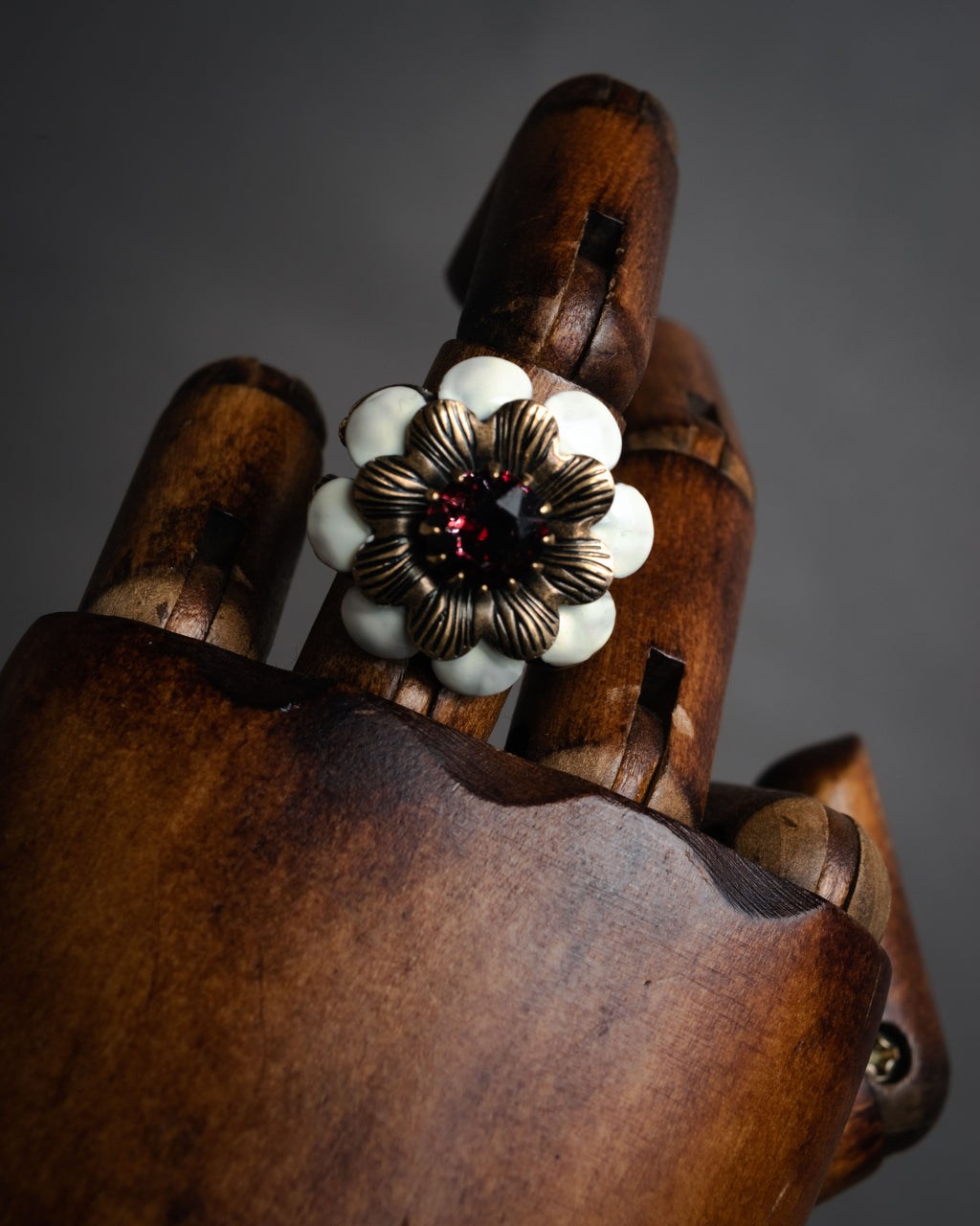 –SPECIAL– “GUCCI” 2010’s sculptural flower ring