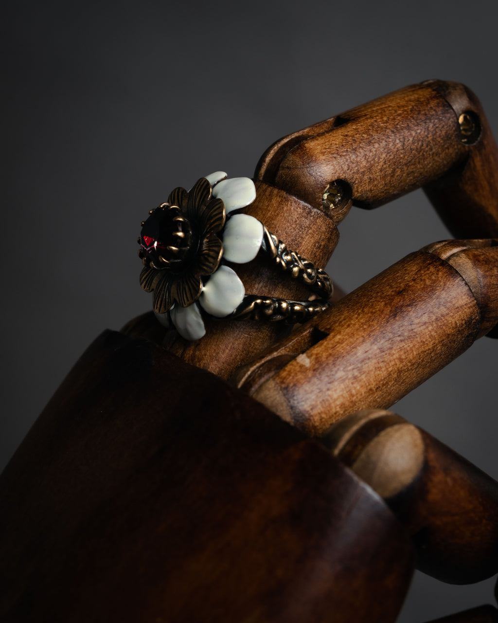 –SPECIAL– “GUCCI” 2010’s sculptural flower ring