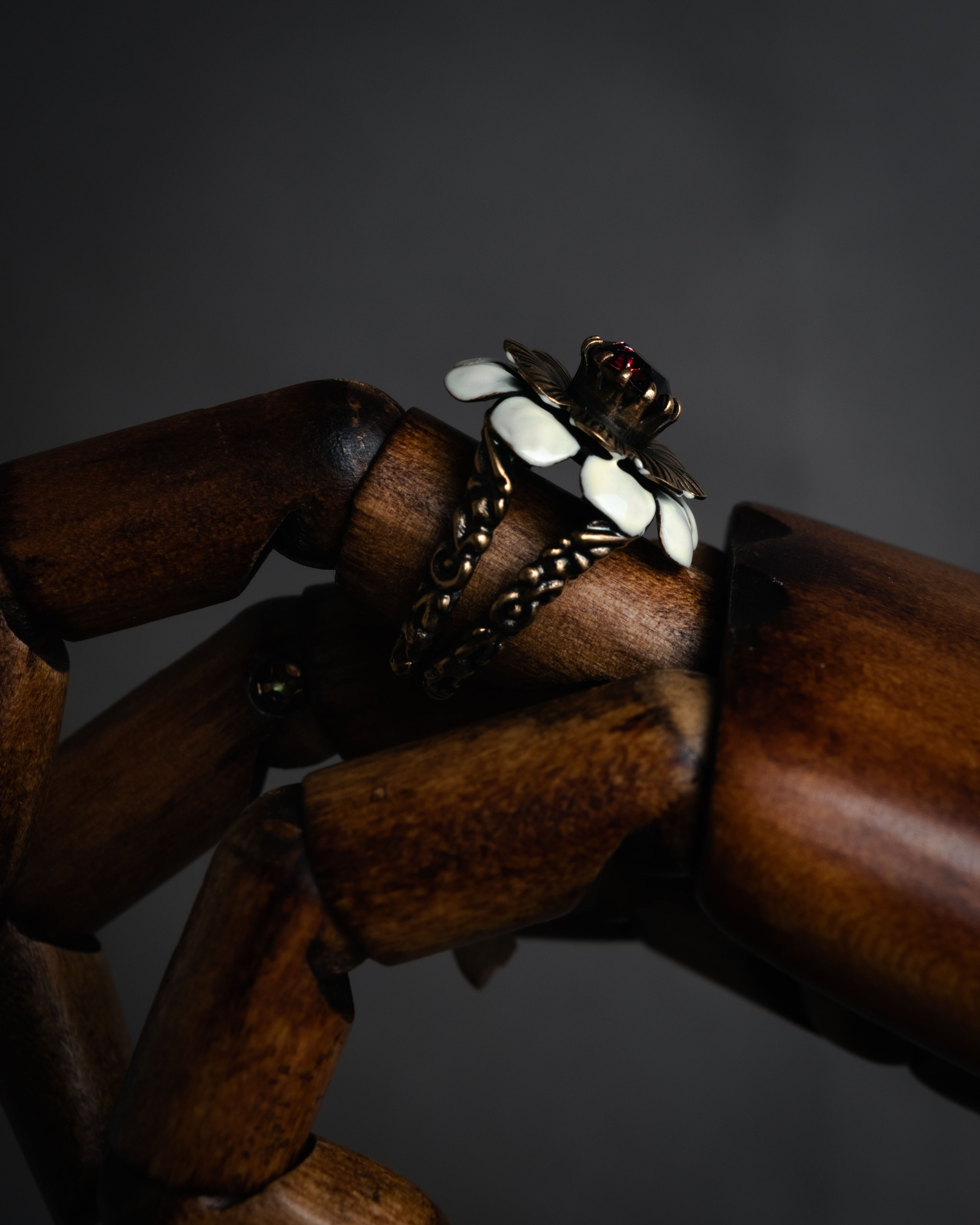 –SPECIAL– “GUCCI” 2010’s sculptural flower ring