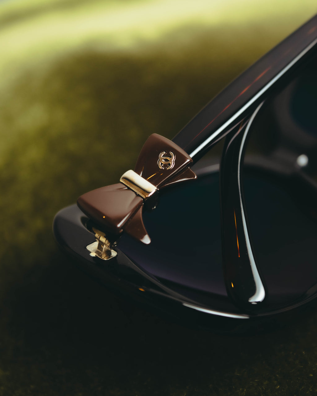 "CHANEL" 00's-10's Iconic bow sunglasses