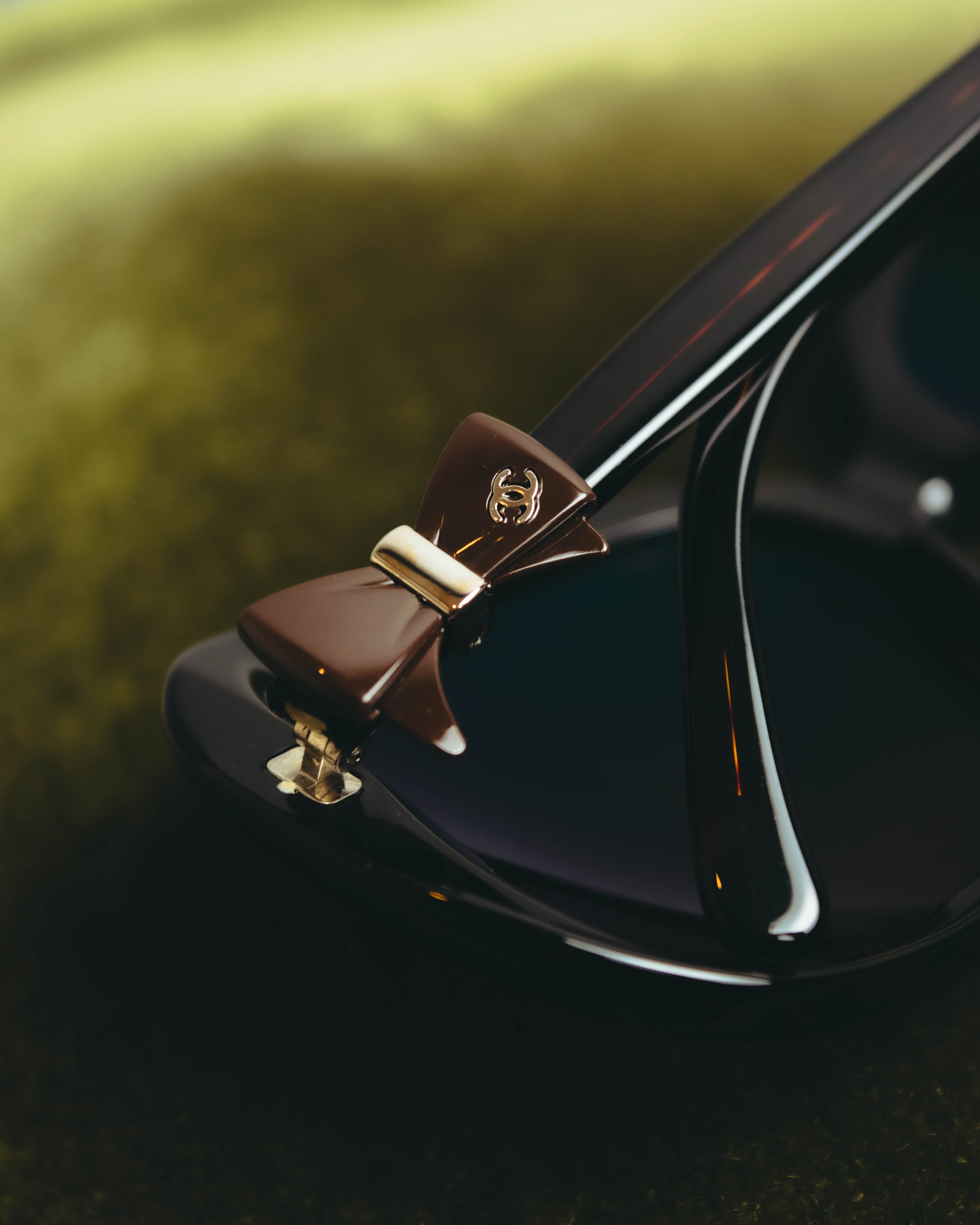"CHANEL" 00's-10's Iconic bow sunglasses