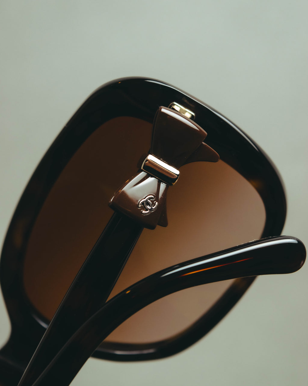 "CHANEL" 00's-10's Iconic bow sunglasses