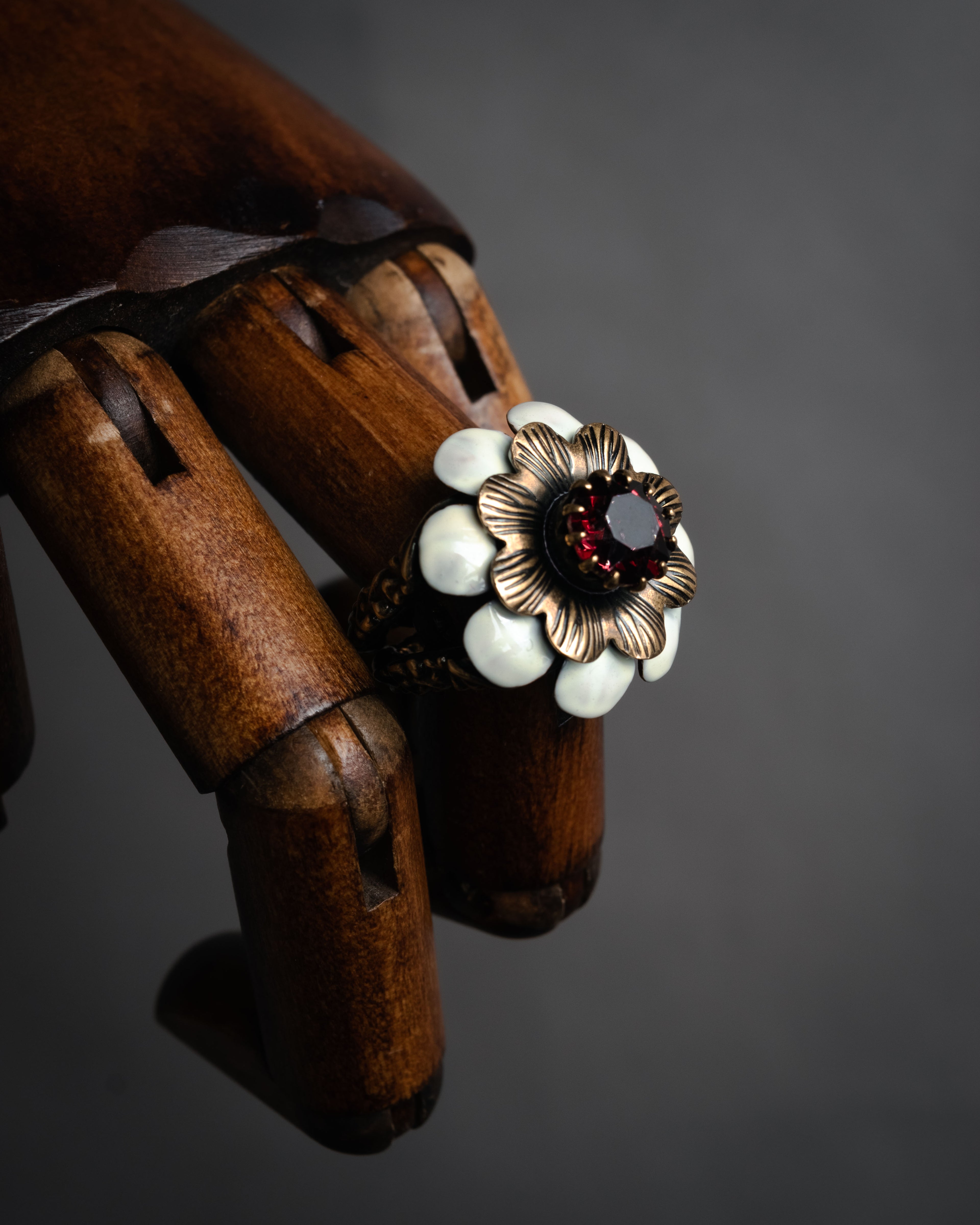 –SPECIAL– “GUCCI” 2010’s sculptural flower ring