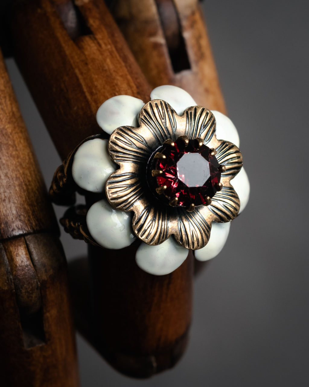 –SPECIAL– “GUCCI” 2010’s sculptural flower ring