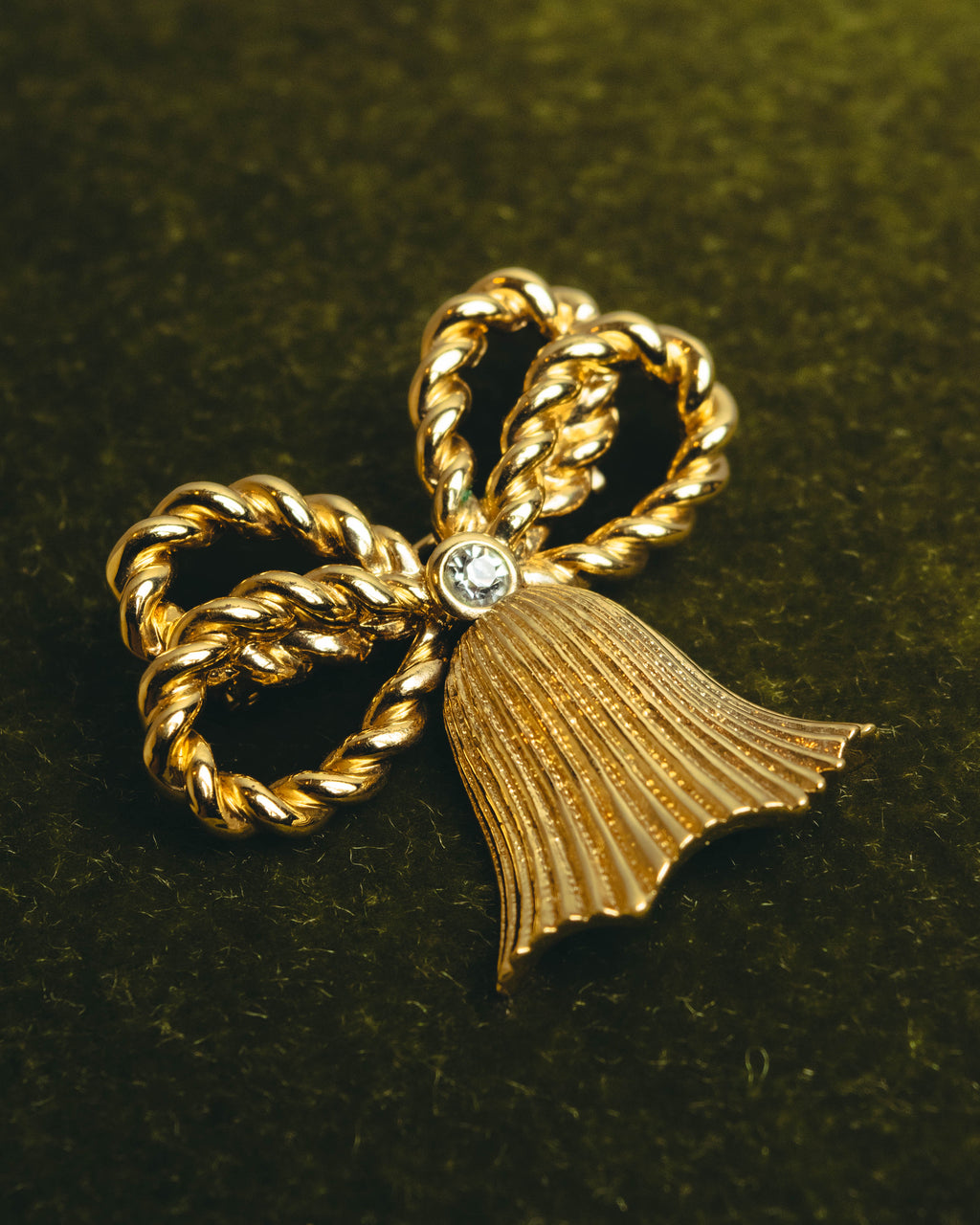 "Christian Dior" 80's-90's Gold tone ribbon tassel brooch