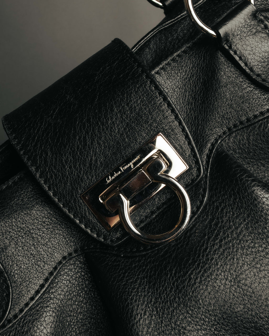 “Salvatore Ferragamo” 2000’s Gancini leather shoulder bag