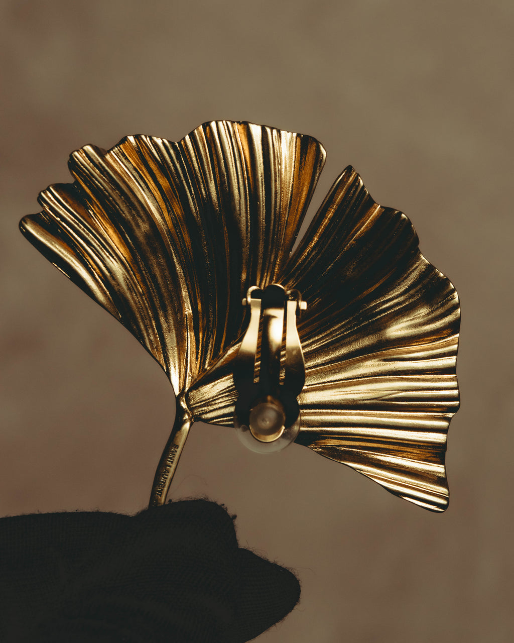 –SPECIAL– "SAINT LAURENT" 20's Sculptural triple palm leaf clip-on earrings