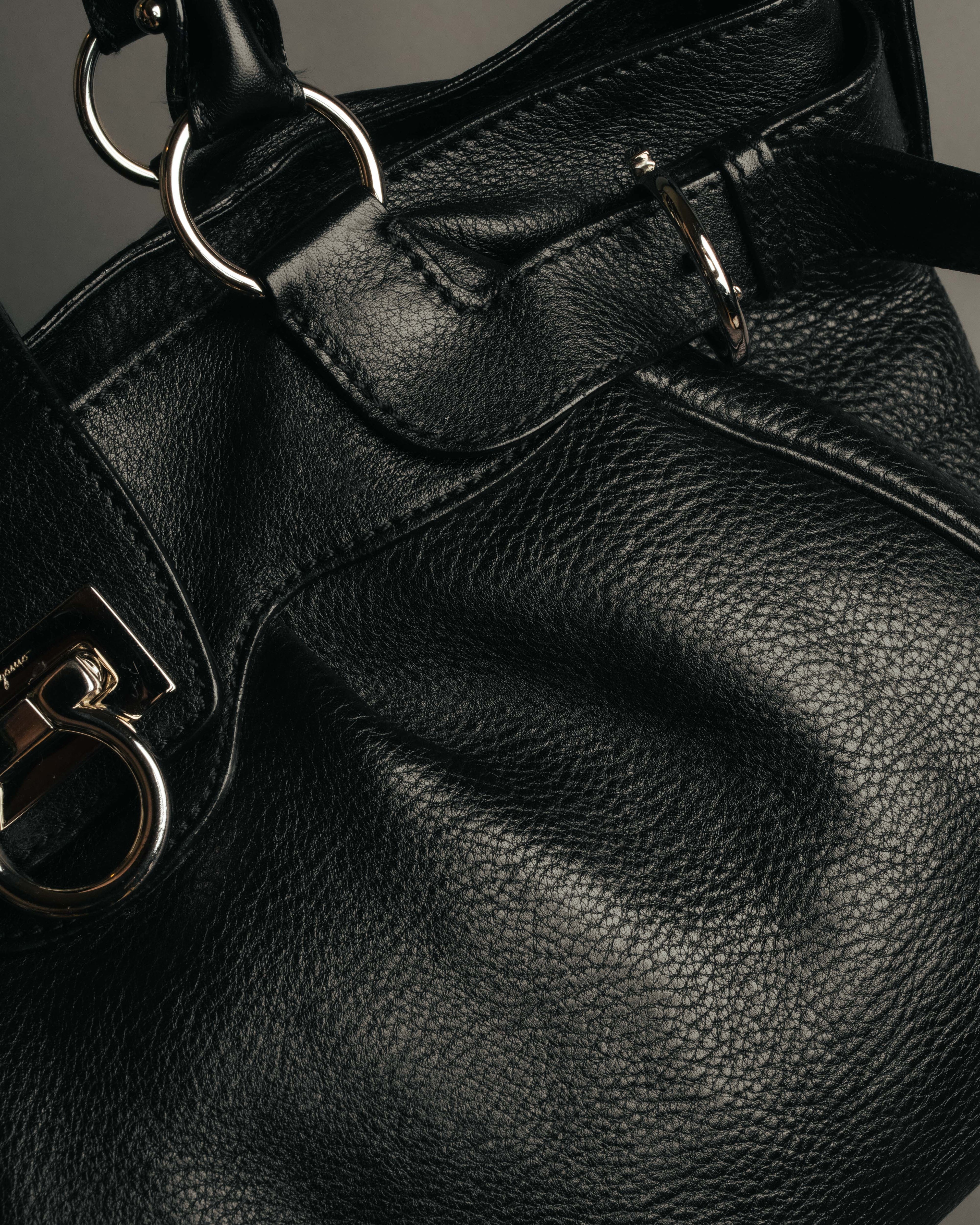 “Salvatore Ferragamo” 2000’s Gancini leather shoulder bag