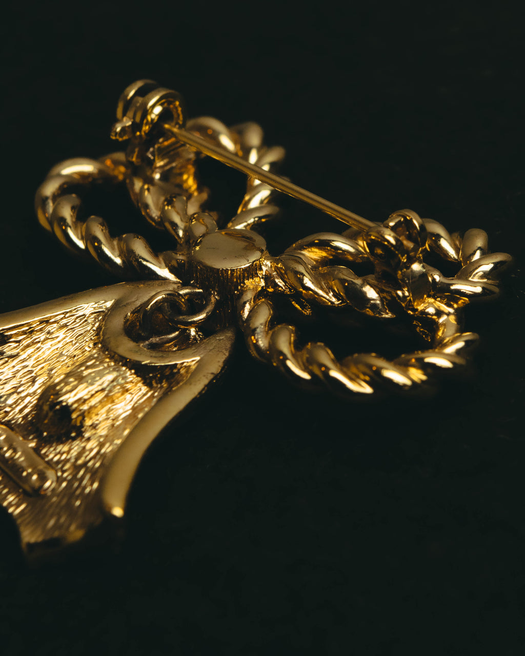 "Christian Dior" 80's-90's Gold tone ribbon tassel brooch