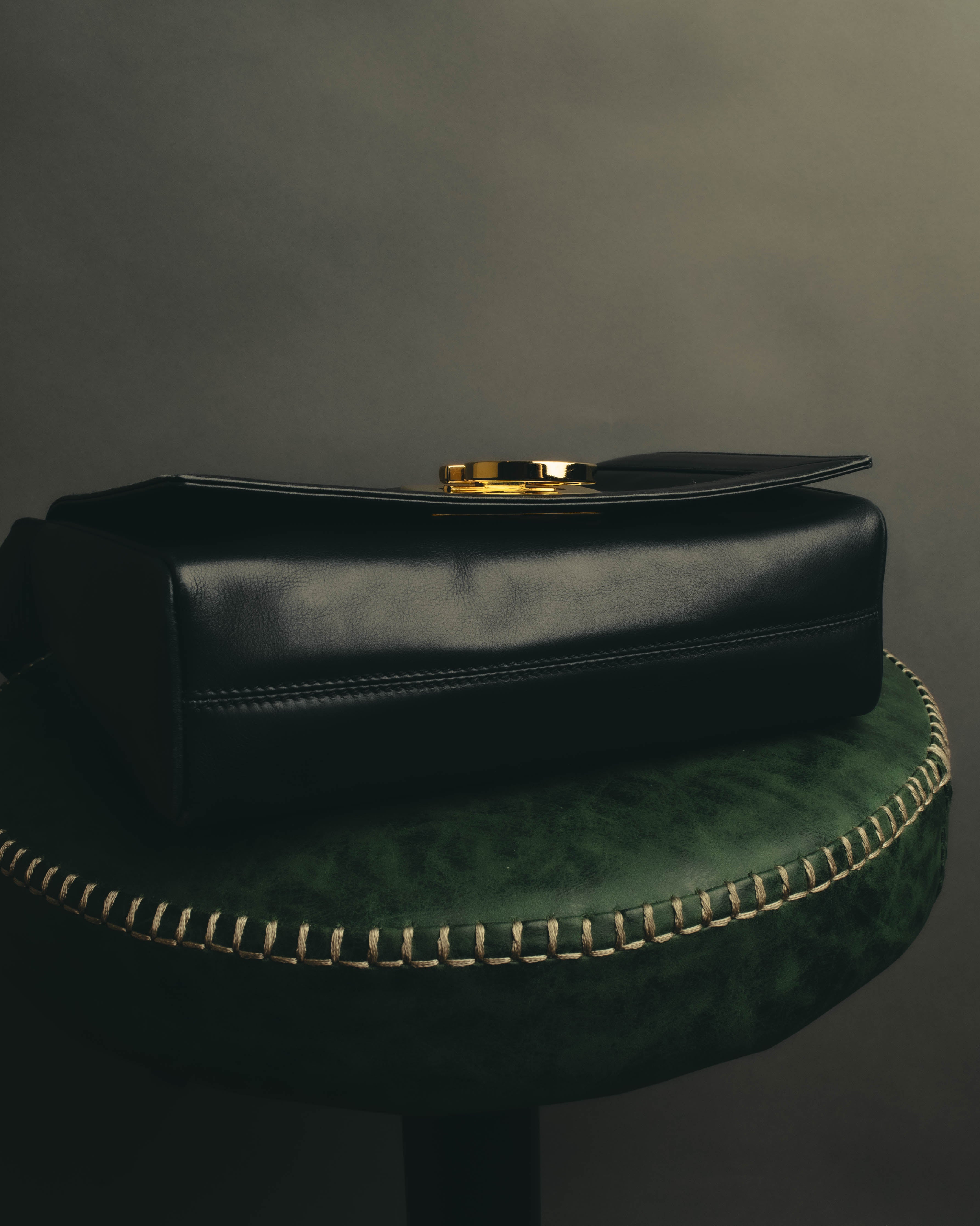 "Salvatore Ferragamo" 90's-00's Classic gancini leather shoulder bag