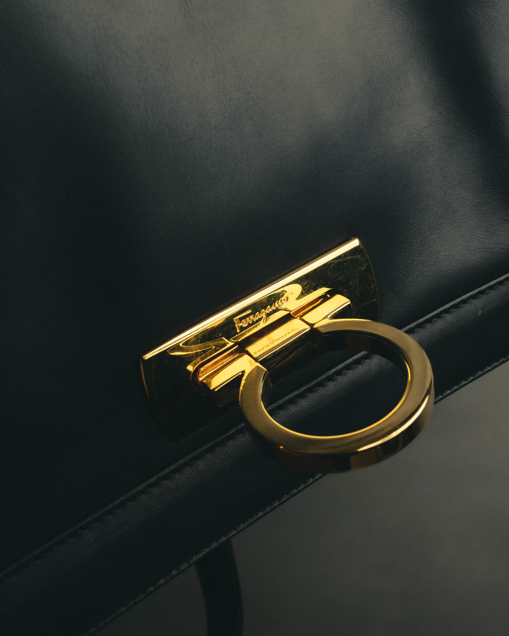 "Salvatore Ferragamo" 90's-00's Classic gancini leather shoulder bag