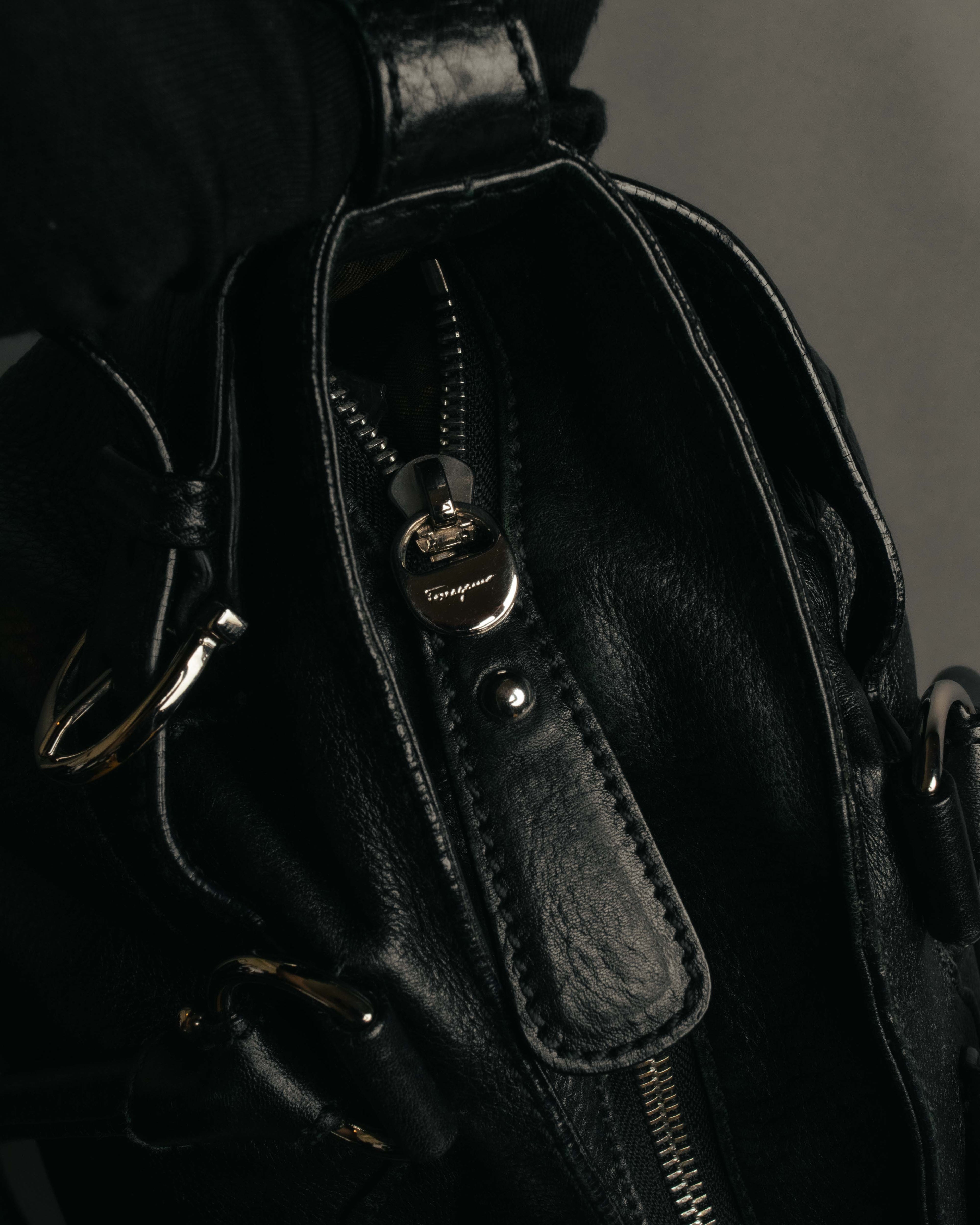 “Salvatore Ferragamo” 2000’s Gancini leather shoulder bag