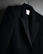 –SPECIAL– “VALENTINO” 2020’s Sculpted peak lapel jacket