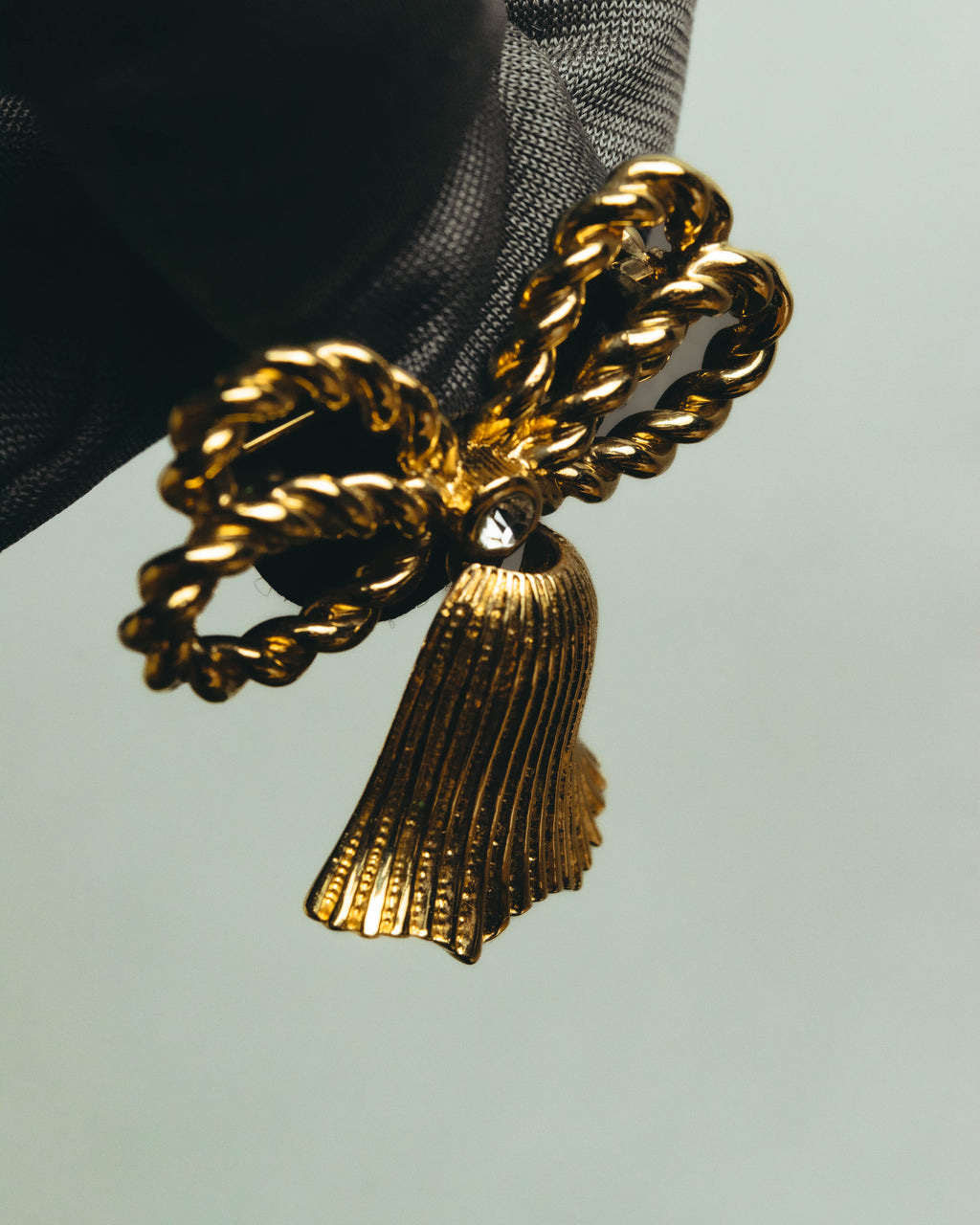 "Christian Dior" 80's-90's Gold tone ribbon tassel brooch