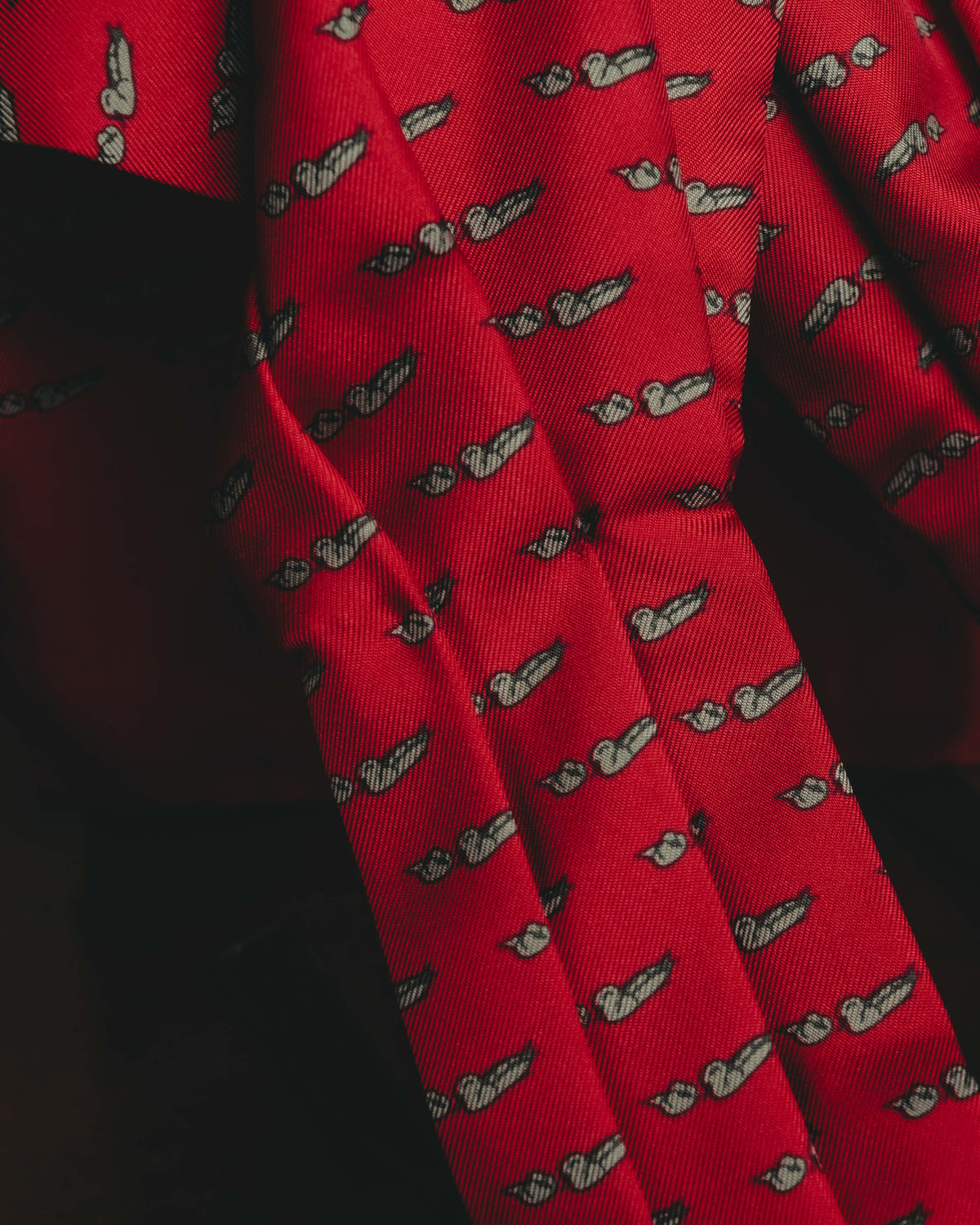 "Hermès" 80's-90's Patterned silk scarf tie