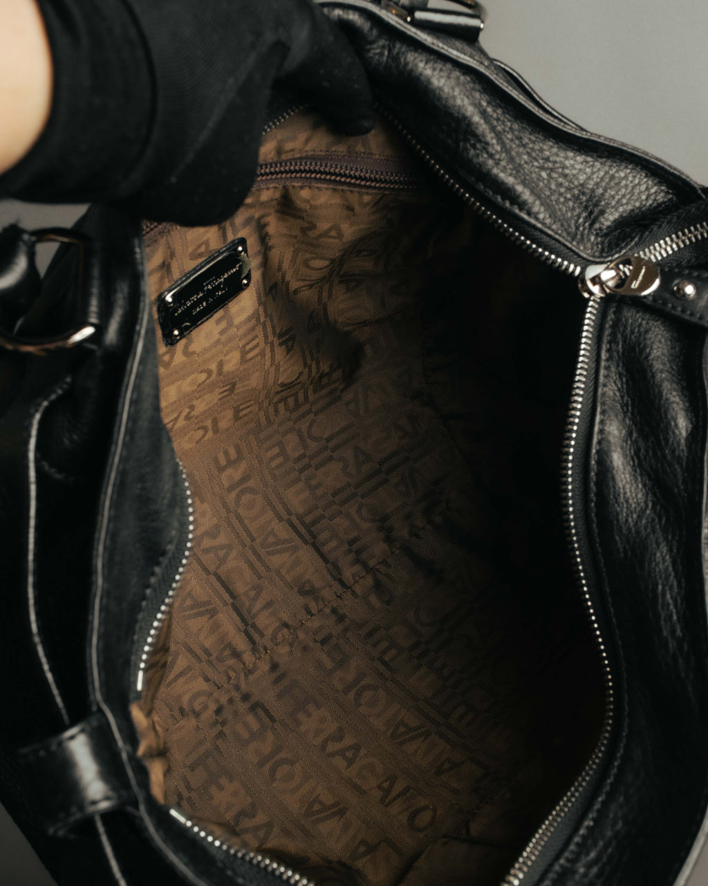 “Salvatore Ferragamo” 2000’s Gancini leather shoulder bag
