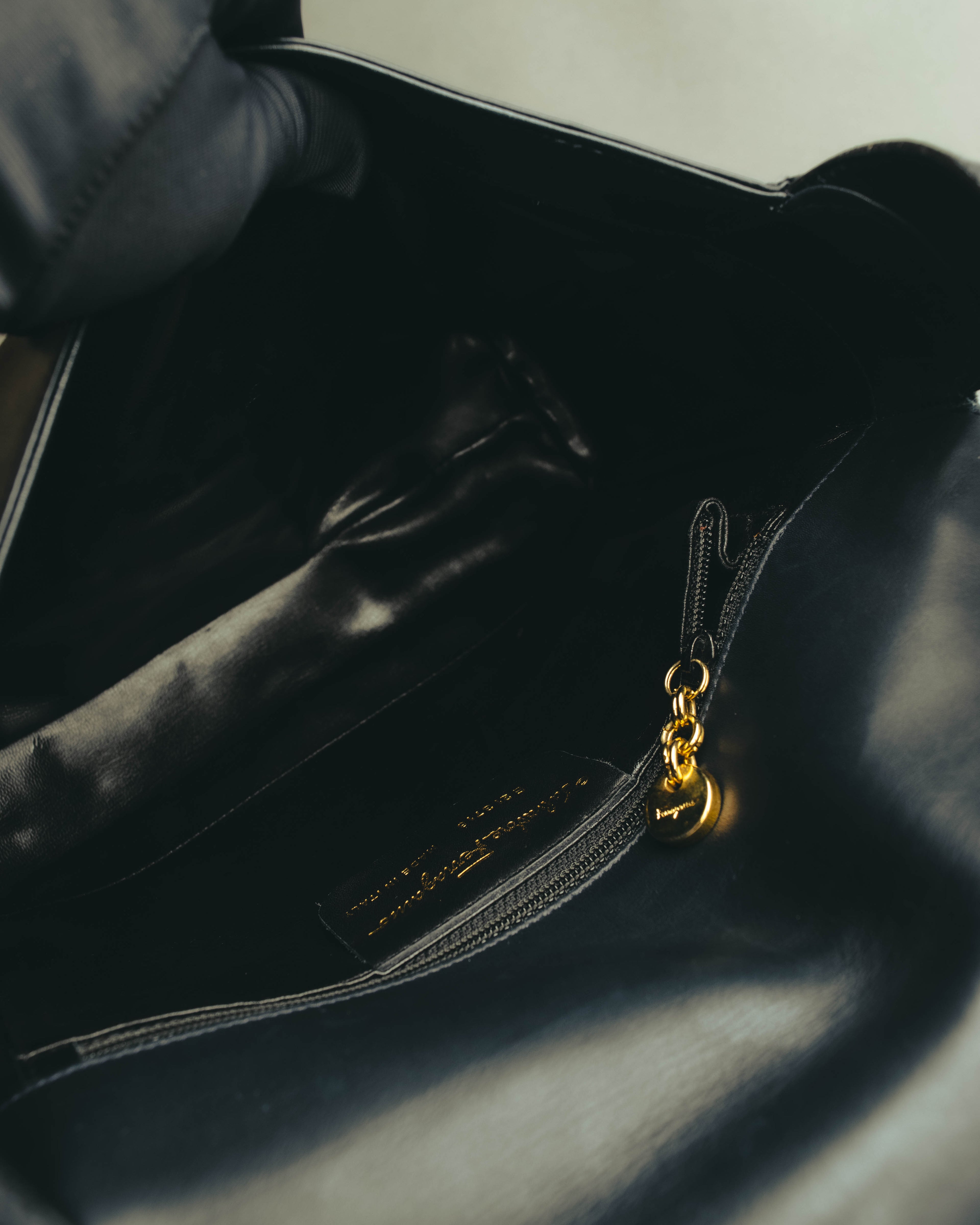 "Salvatore Ferragamo" 90's-00's Classic gancini leather shoulder bag