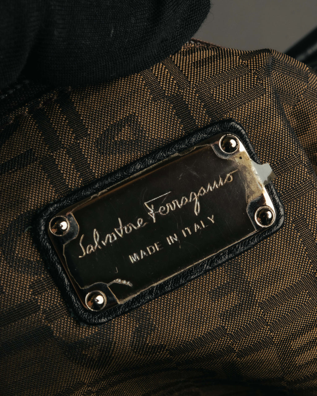 “Salvatore Ferragamo” 2000’s Gancini leather shoulder bag