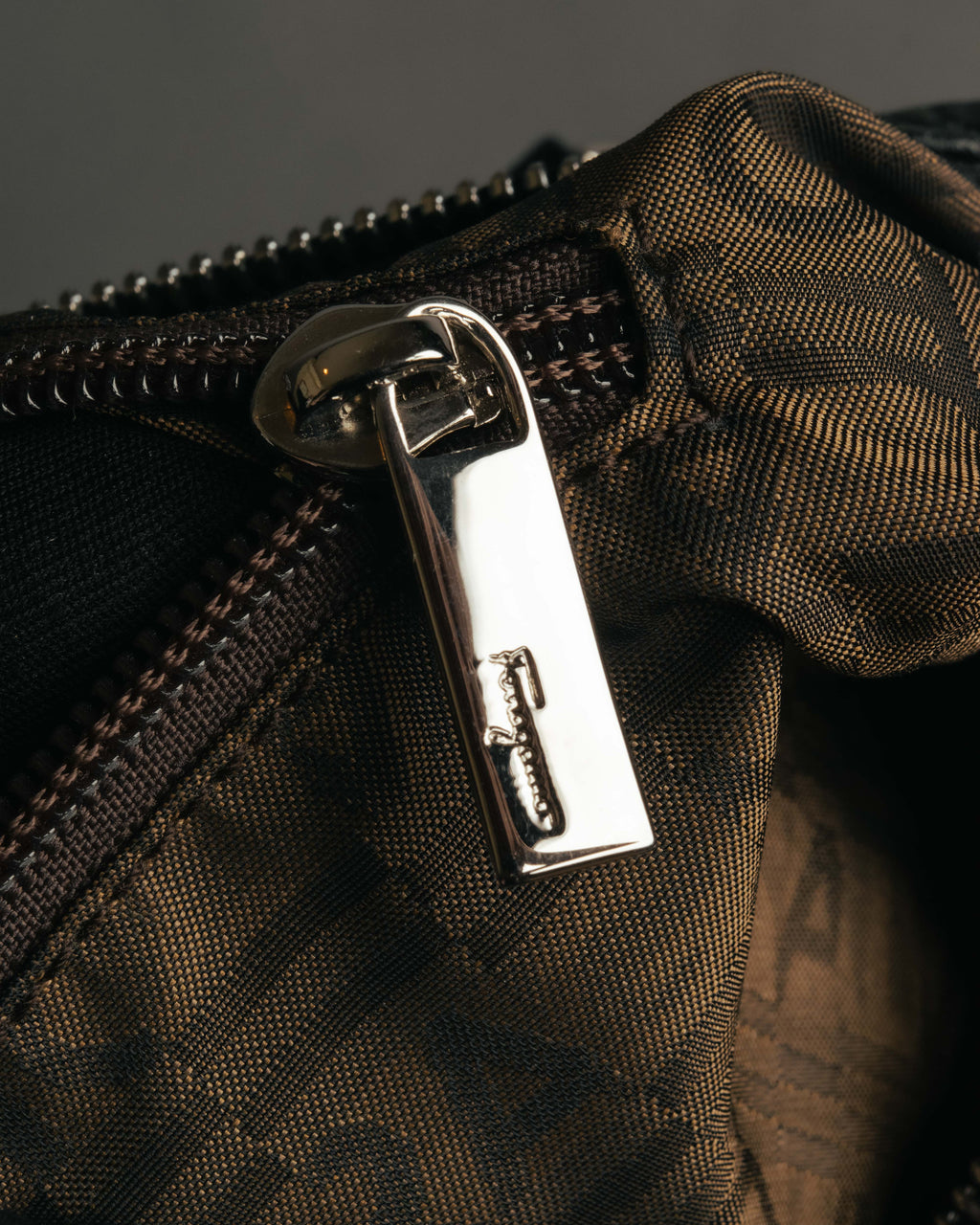 “Salvatore Ferragamo” 2000’s Gancini leather shoulder bag