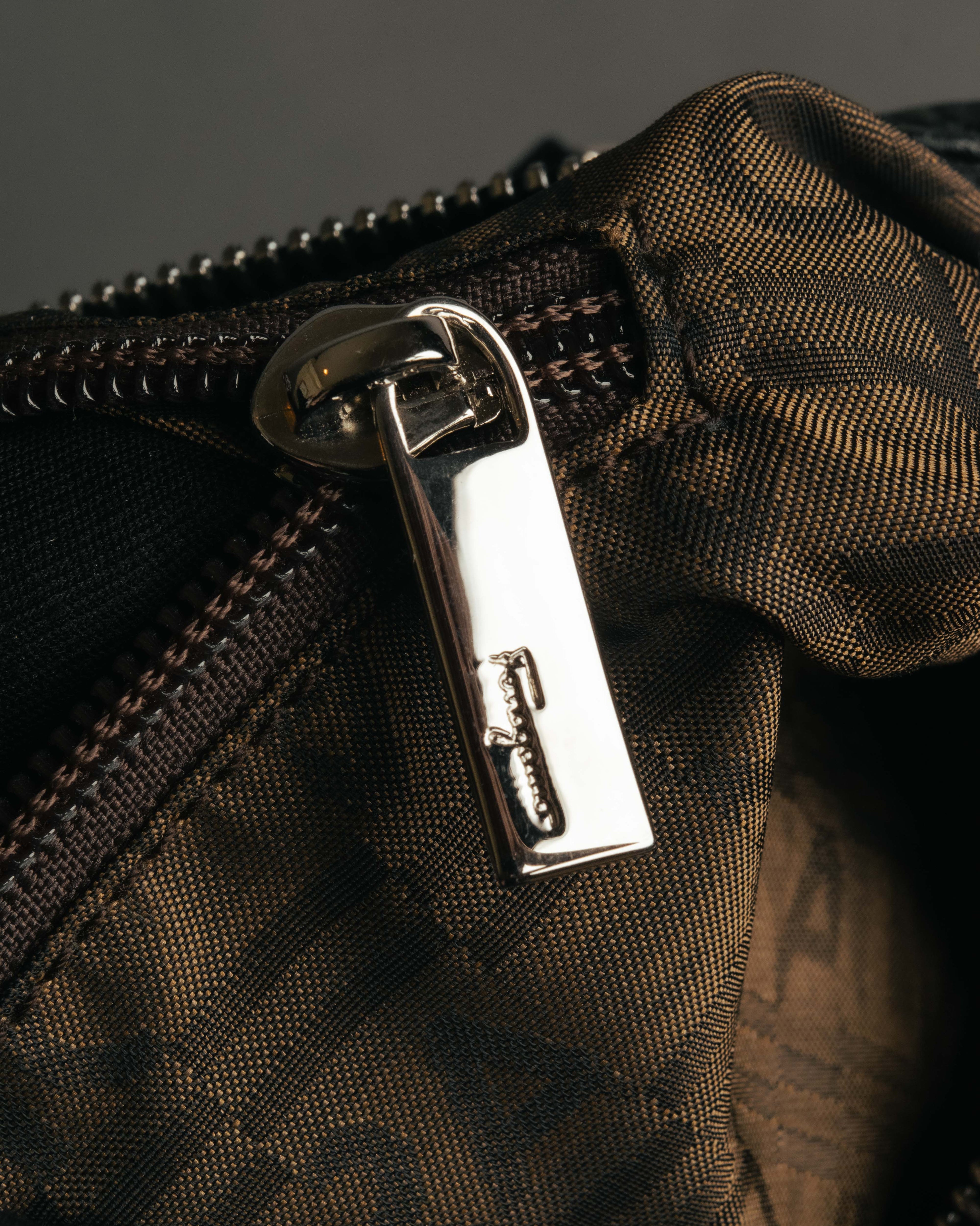 “Salvatore Ferragamo” 2000’s Gancini leather shoulder bag